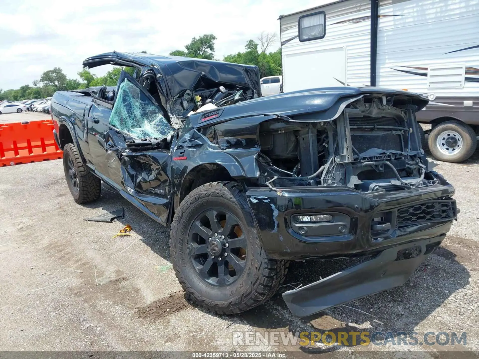 1 fotografías del automóvil dañado 3C6UR5FL8KG701641 RAM 2500 2019
