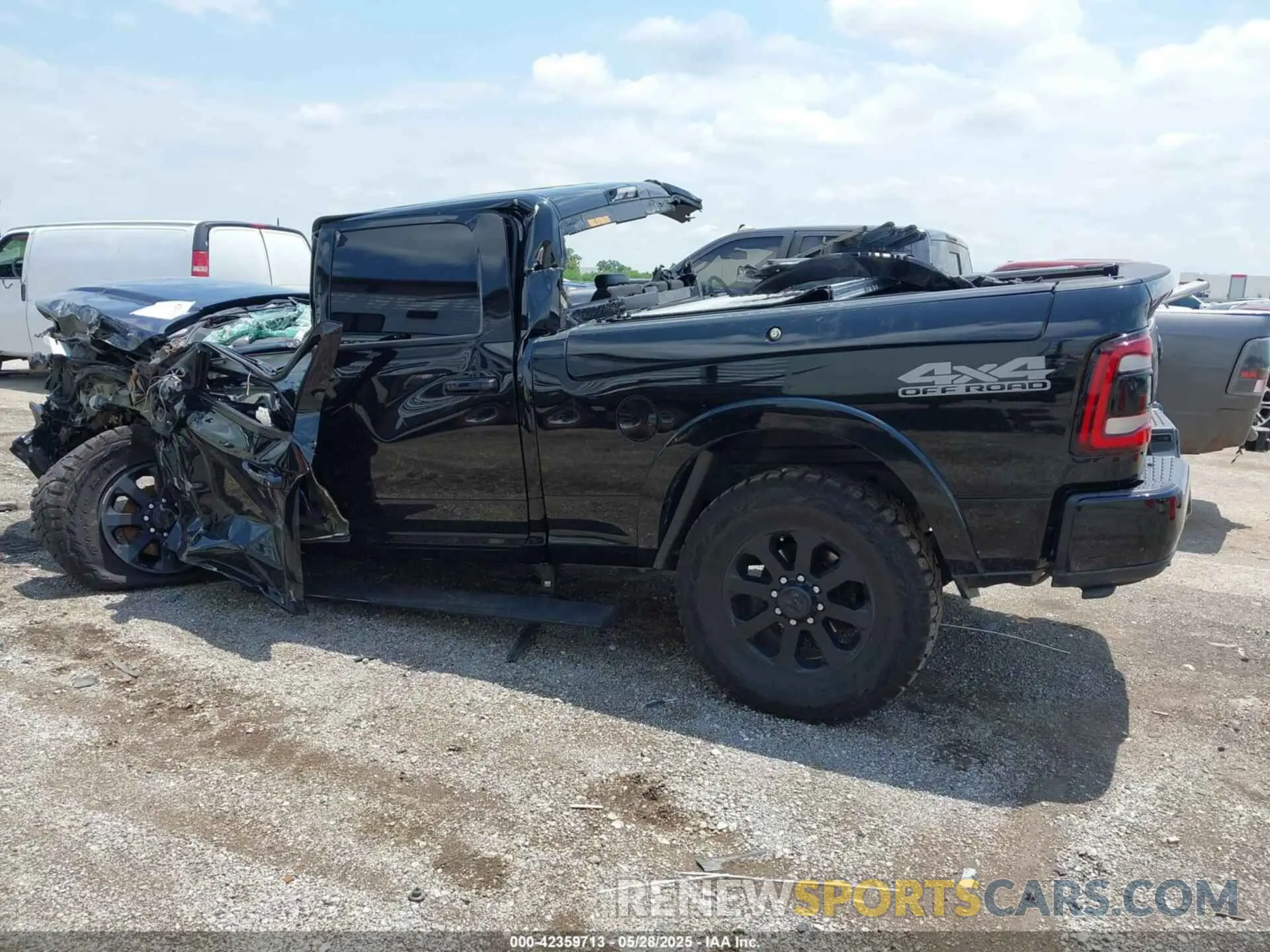 13 fotografías del automóvil dañado 3C6UR5FL8KG701641 RAM 2500 2019