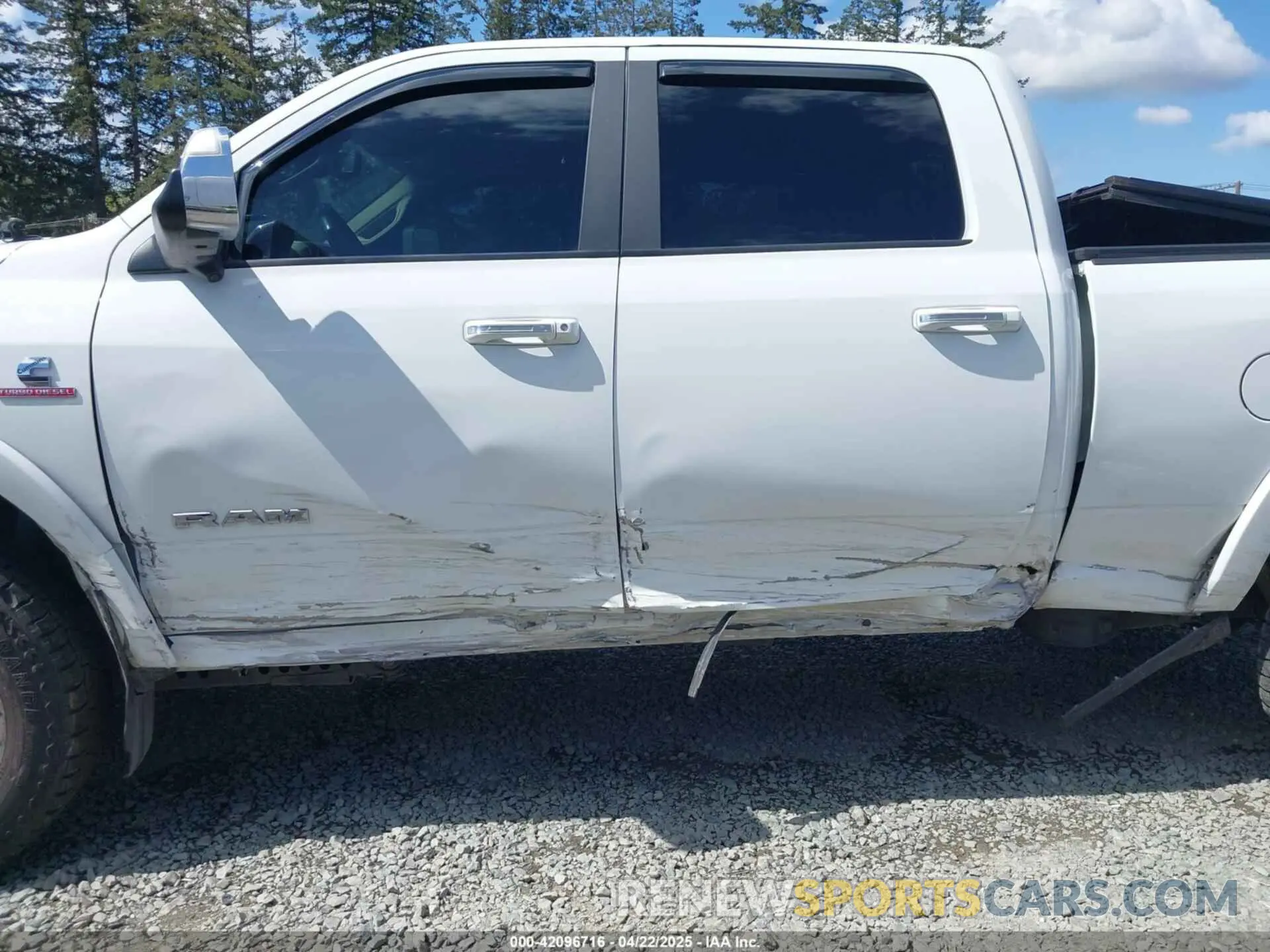 6 fotografías del automóvil dañado 3C6UR5FL9KG727505 RAM 2500 2019