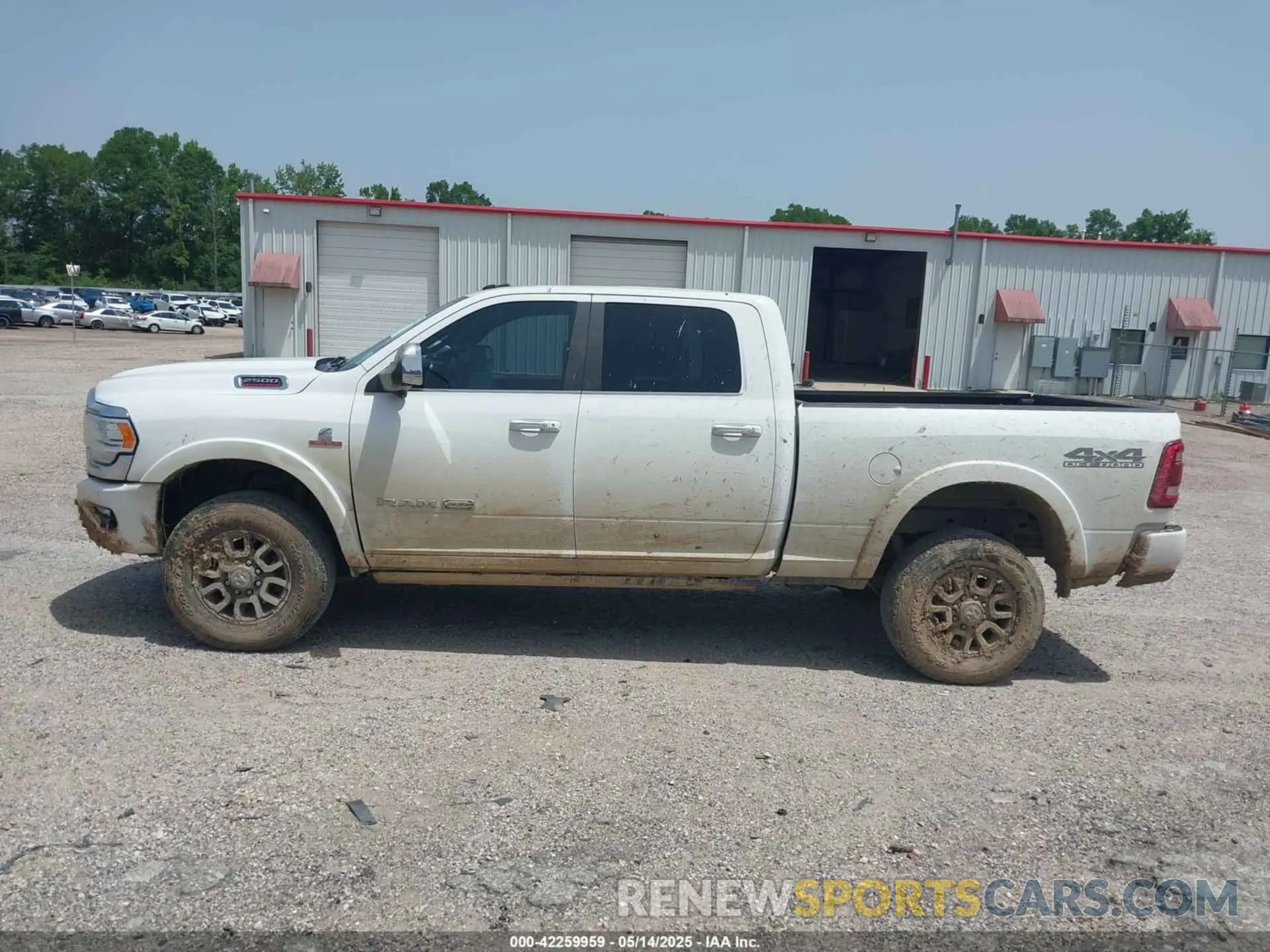 15 fotografías del automóvil dañado 3C6UR5GL5KG727855 RAM 2500 2019