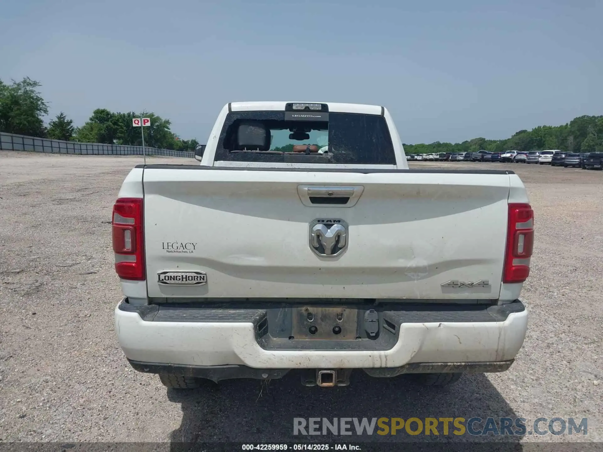 17 fotografías del automóvil dañado 3C6UR5GL5KG727855 RAM 2500 2019