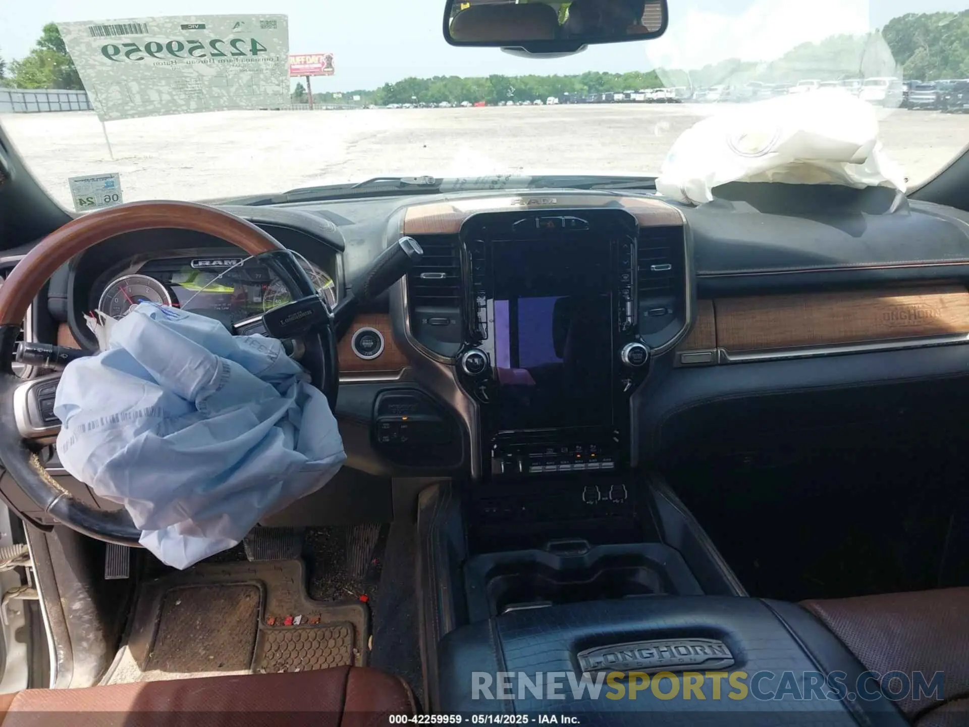 18 fotografías del automóvil dañado 3C6UR5GL5KG727855 RAM 2500 2019