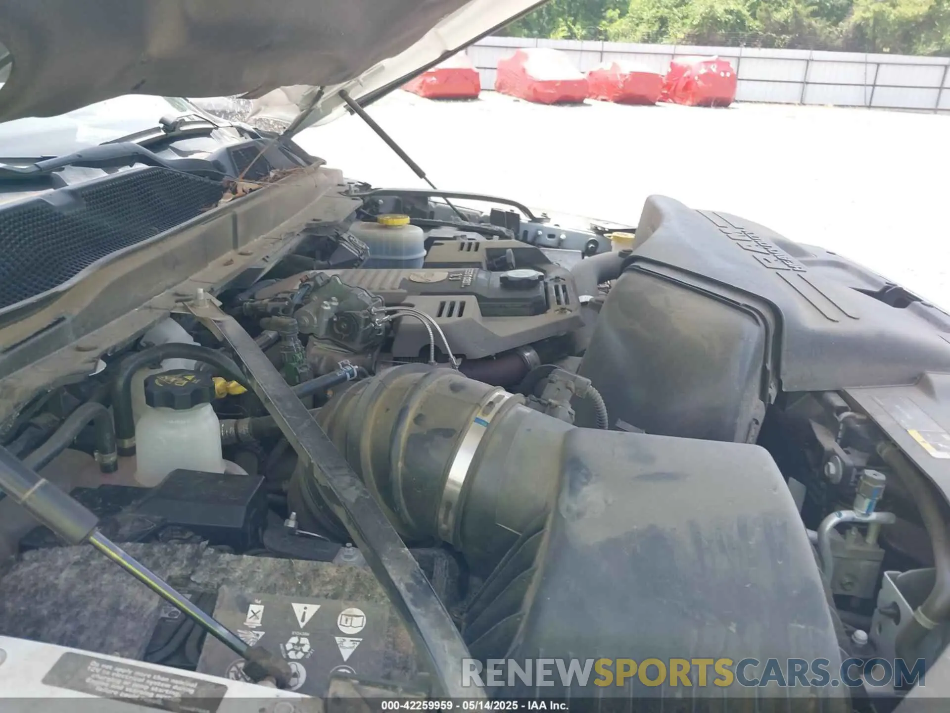 22 fotografías del automóvil dañado 3C6UR5GL5KG727855 RAM 2500 2019