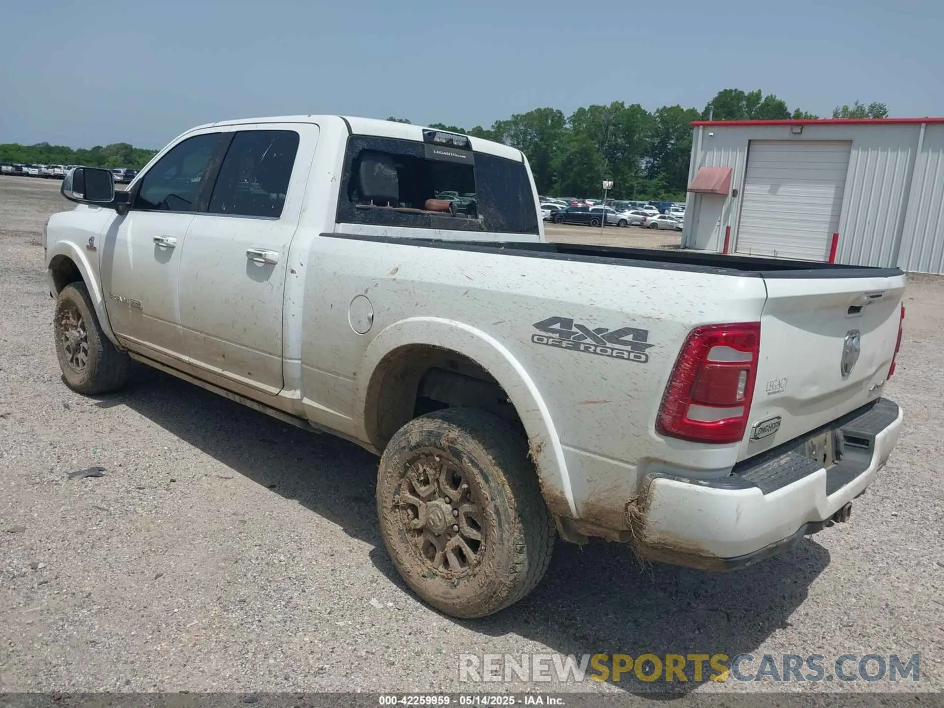 3 fotografías del automóvil dañado 3C6UR5GL5KG727855 RAM 2500 2019