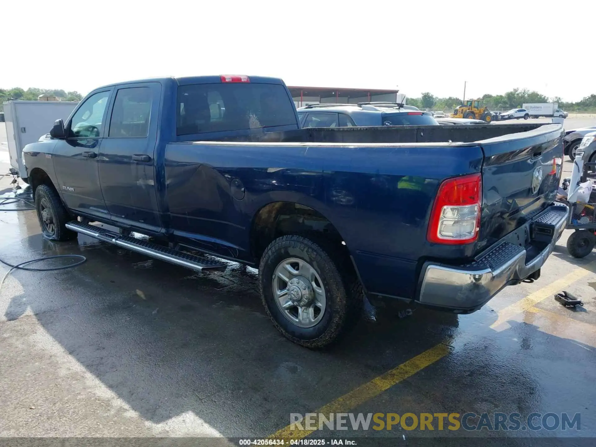3 fotografías del automóvil dañado 3C6UR5HJ7KG574229 RAM 2500 2019