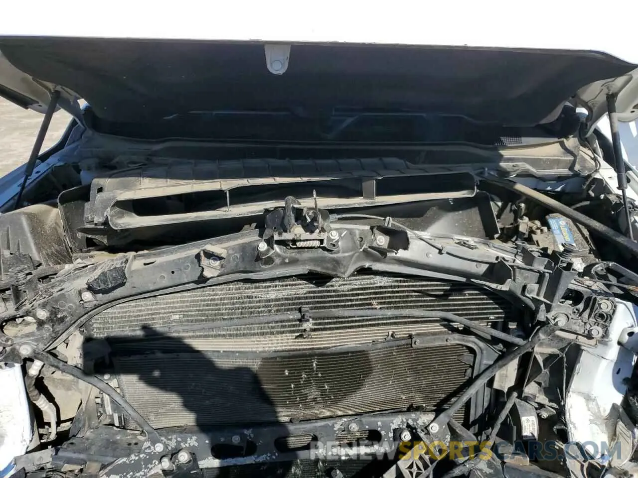11 fotografías del automóvil dañado 3C6UR5HJ8KG587569 RAM 2500 2019