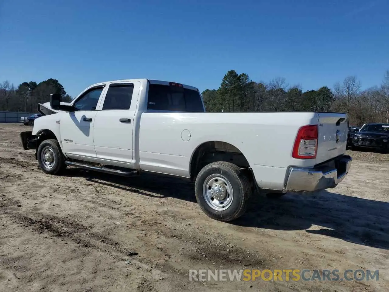 2 fotografías del automóvil dañado 3C6UR5HJ8KG587569 RAM 2500 2019