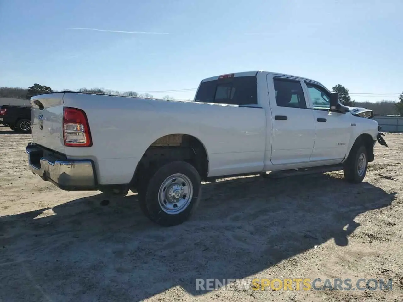 3 fotografías del automóvil dañado 3C6UR5HJ8KG587569 RAM 2500 2019