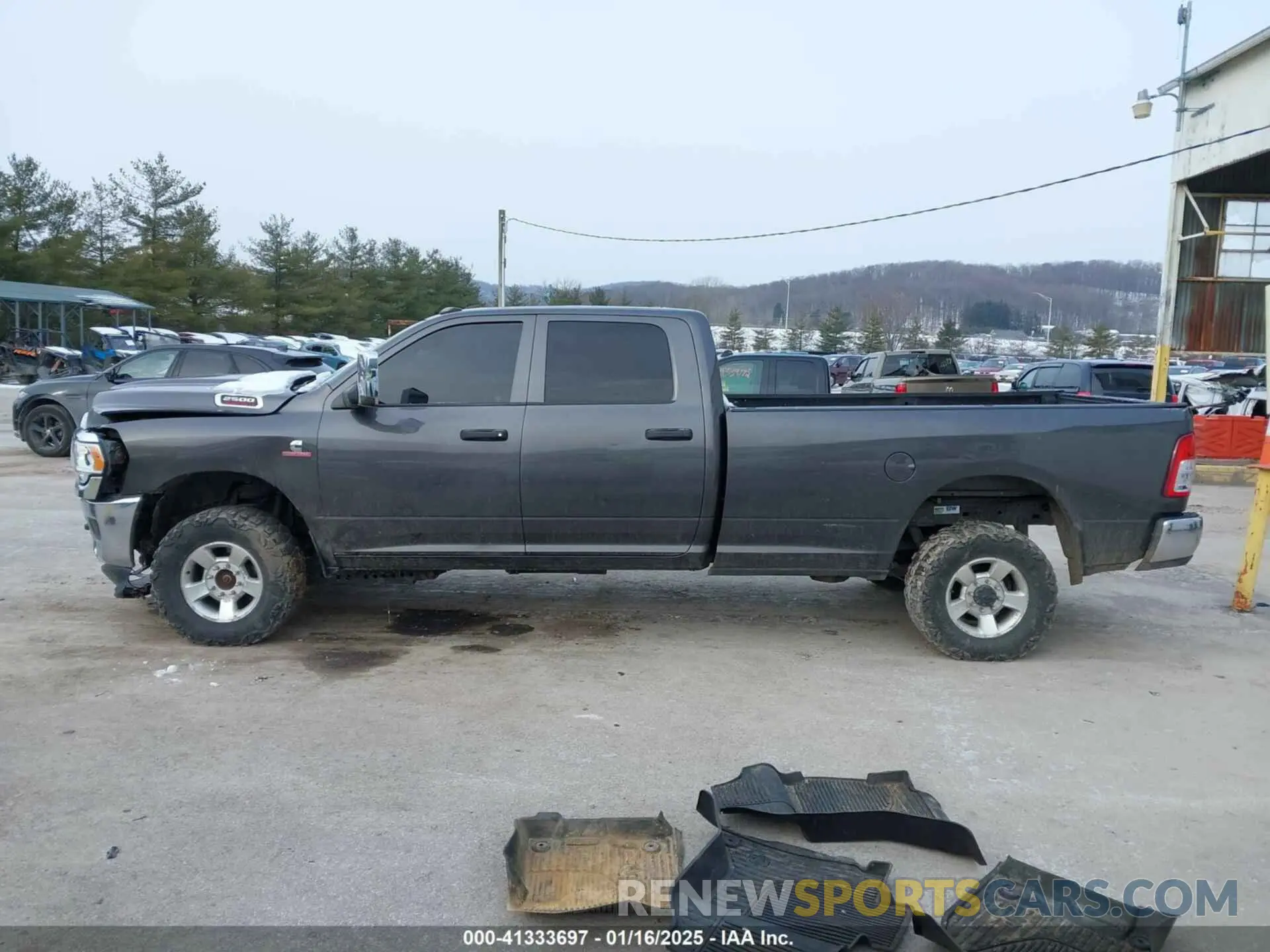 14 fotografías del automóvil dañado 3C6UR5HL1KG642039 RAM 2500 2019