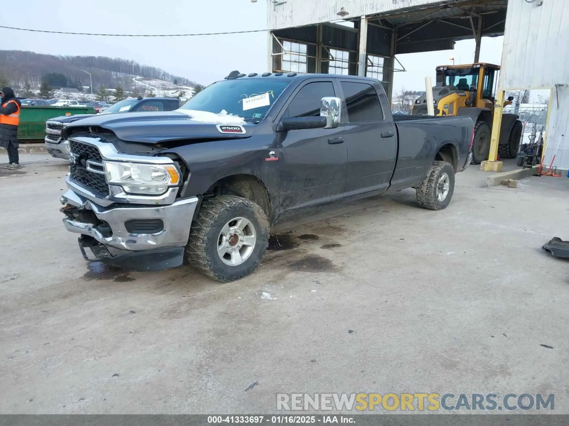 2 fotografías del automóvil dañado 3C6UR5HL1KG642039 RAM 2500 2019