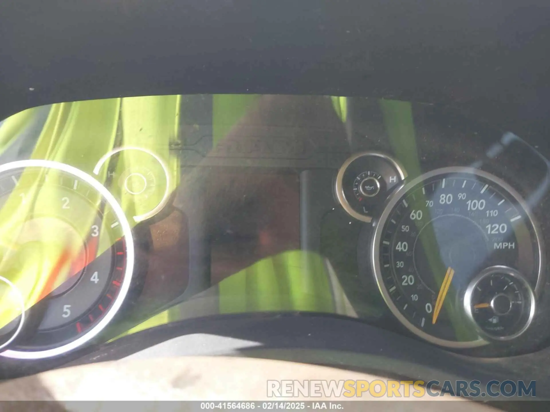 15 fotografías del automóvil dañado 3C6UR5JL0KG519472 RAM 2500 2019