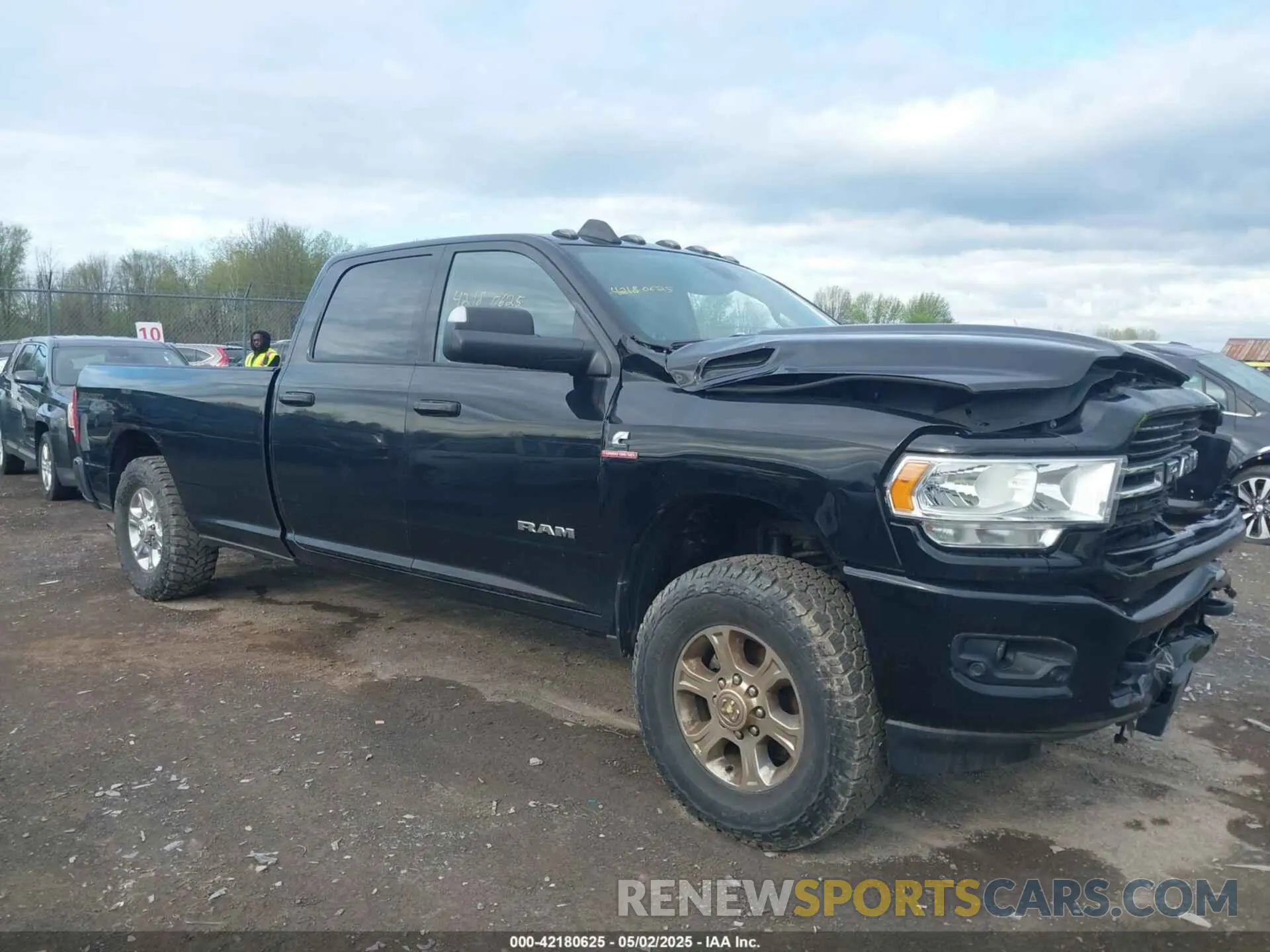 1 fotografías del automóvil dañado 3C6UR5JL0KG700152 RAM 2500 2019