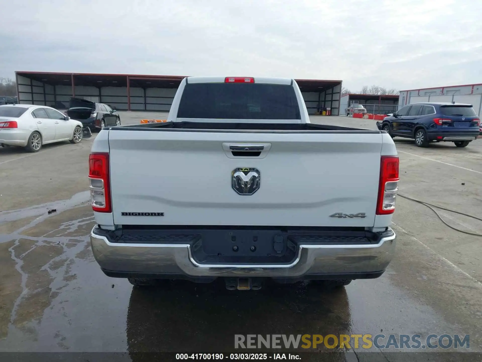 16 fotografías del automóvil dañado 3C6UR5JL5KG703032 RAM 2500 2019