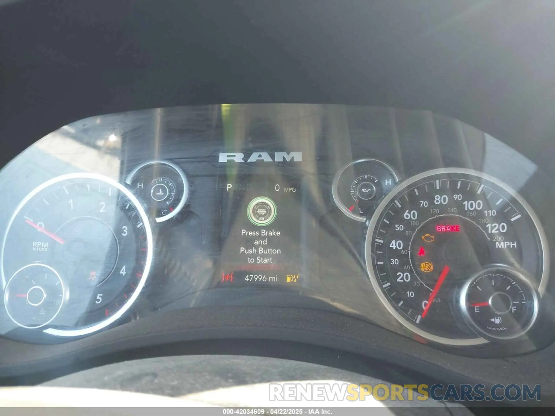 15 fotografías del automóvil dañado 3C6UR5JL7KG626549 RAM 2500 2019