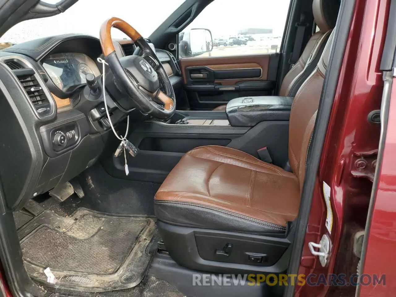 7 fotografías del automóvil dañado 3C6UR5LL4KG661577 RAM 2500 2019