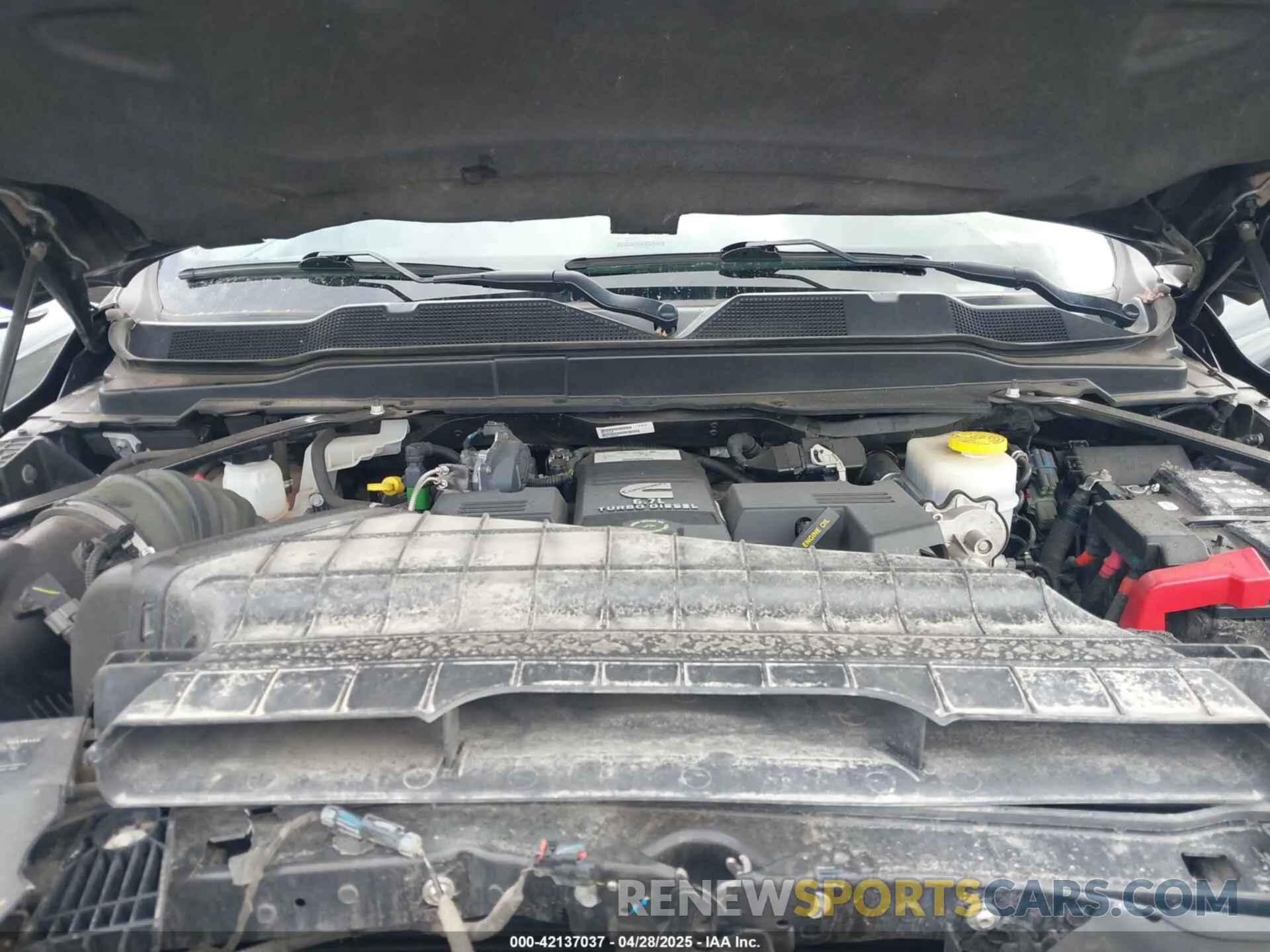 10 fotografías del automóvil dañado 3C6UR5ML4KG635799 RAM 2500 2019
