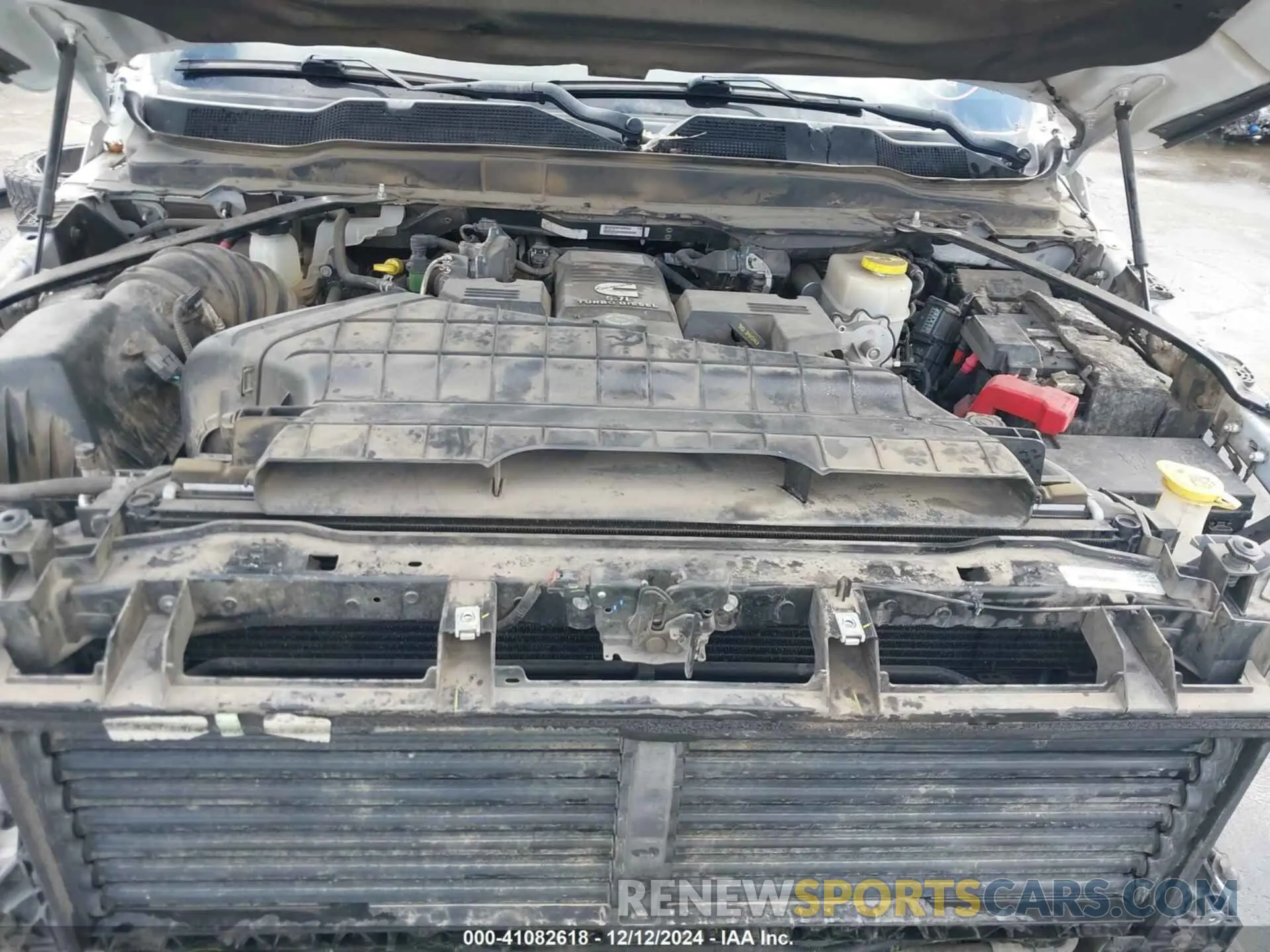 10 fotografías del automóvil dañado 3C6UR5MLXKG623625 RAM 2500 2019