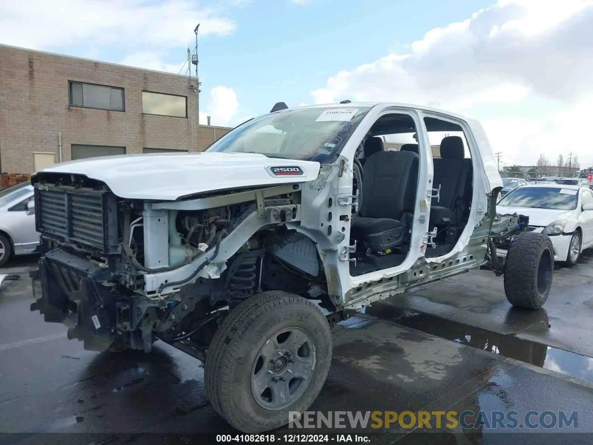 6 fotografías del automóvil dañado 3C6UR5MLXKG623625 RAM 2500 2019
