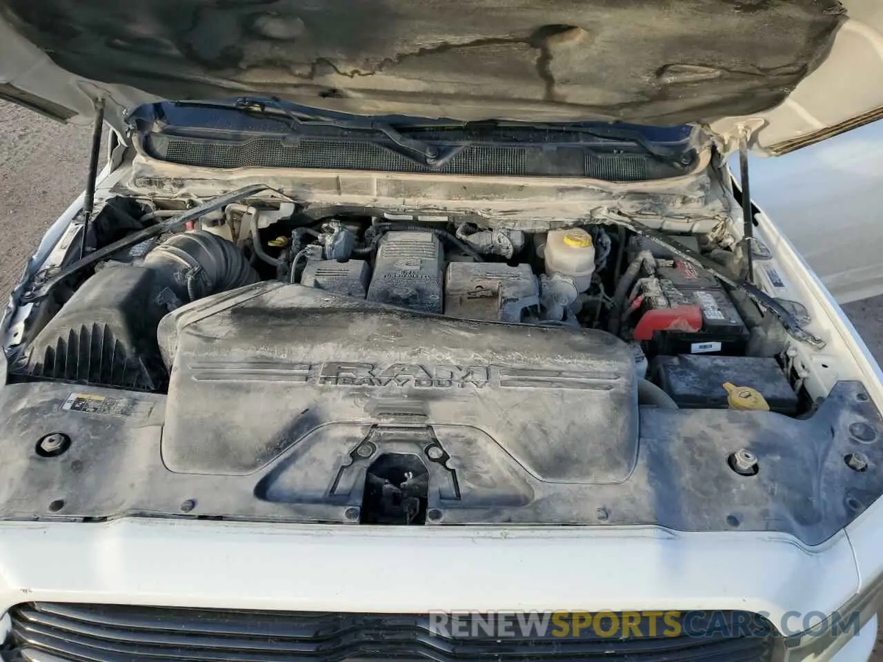 11 fotografías del automóvil dañado 3C6UR5NL0KG664229 RAM 2500 2019