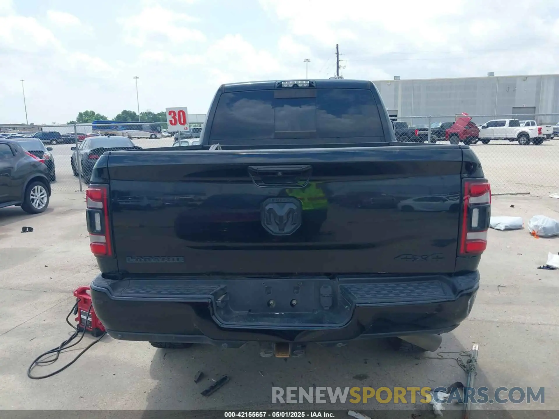 17 fotografías del automóvil dañado 3C6UR5NL7KG530348 RAM 2500 2019