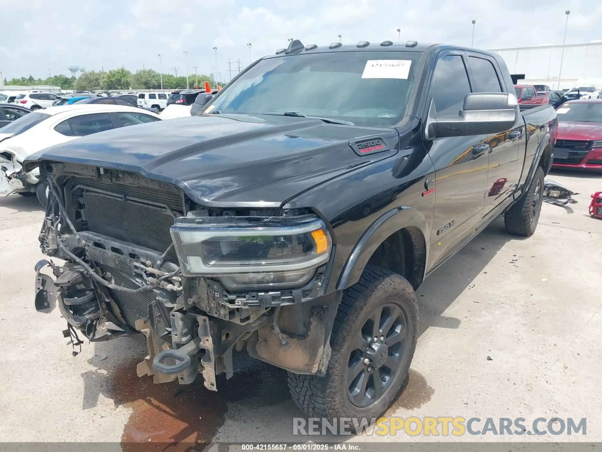 2 fotografías del automóvil dañado 3C6UR5NL7KG530348 RAM 2500 2019