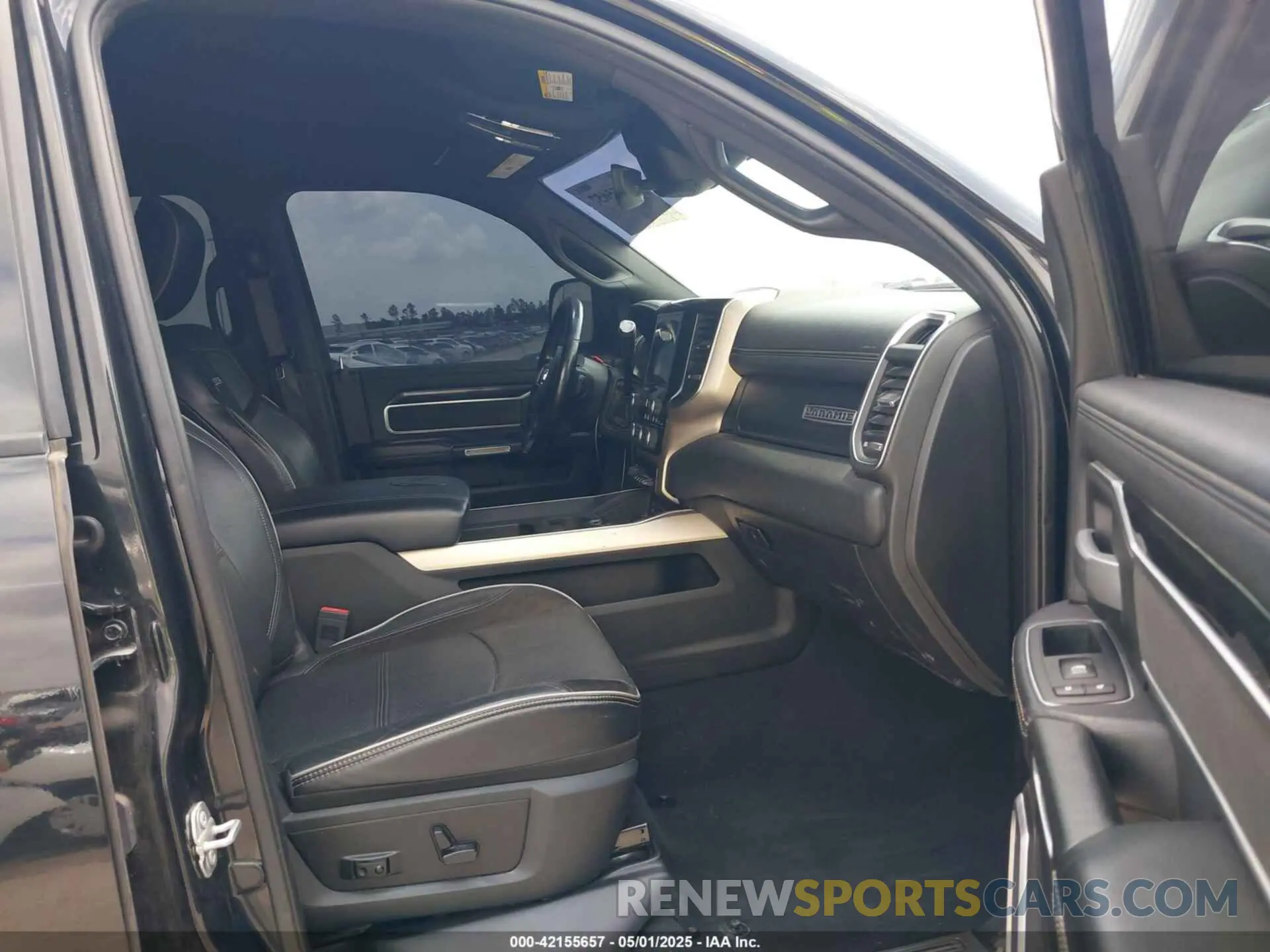 5 fotografías del automóvil dañado 3C6UR5NL7KG530348 RAM 2500 2019