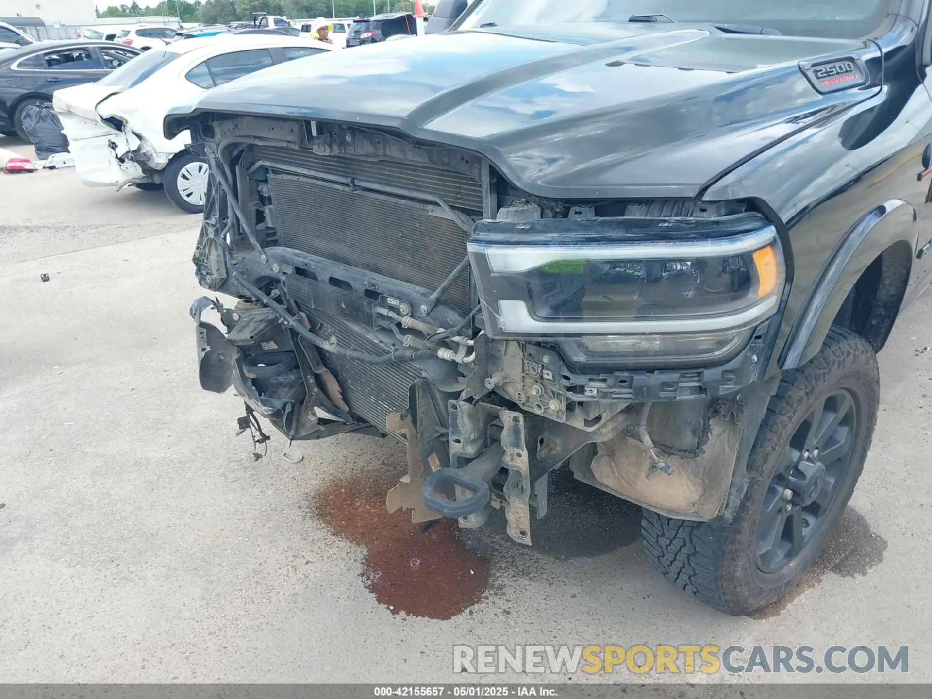 6 fotografías del automóvil dañado 3C6UR5NL7KG530348 RAM 2500 2019