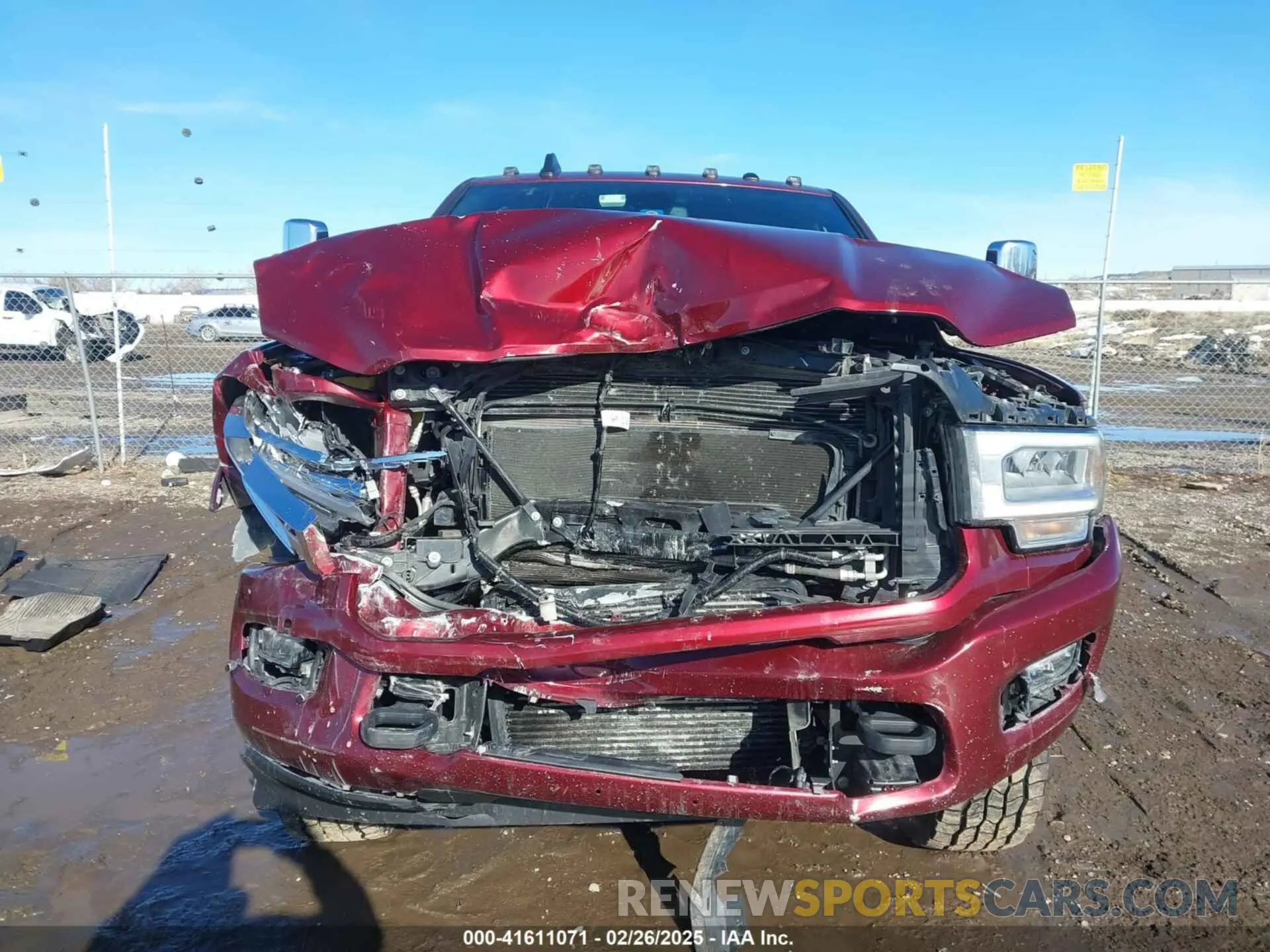 12 fotografías del automóvil dañado 3C6UR5NL8KG652913 RAM 2500 2019