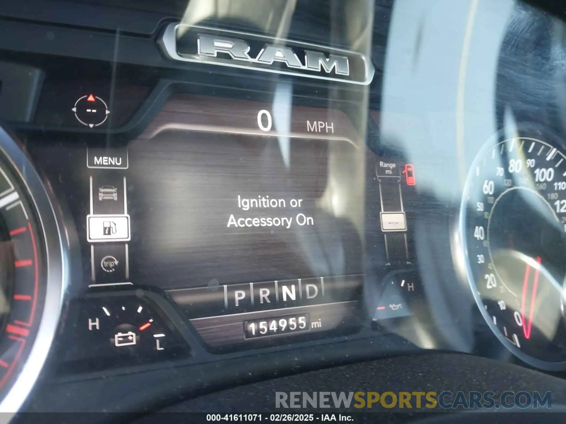 15 fotografías del automóvil dañado 3C6UR5NL8KG652913 RAM 2500 2019