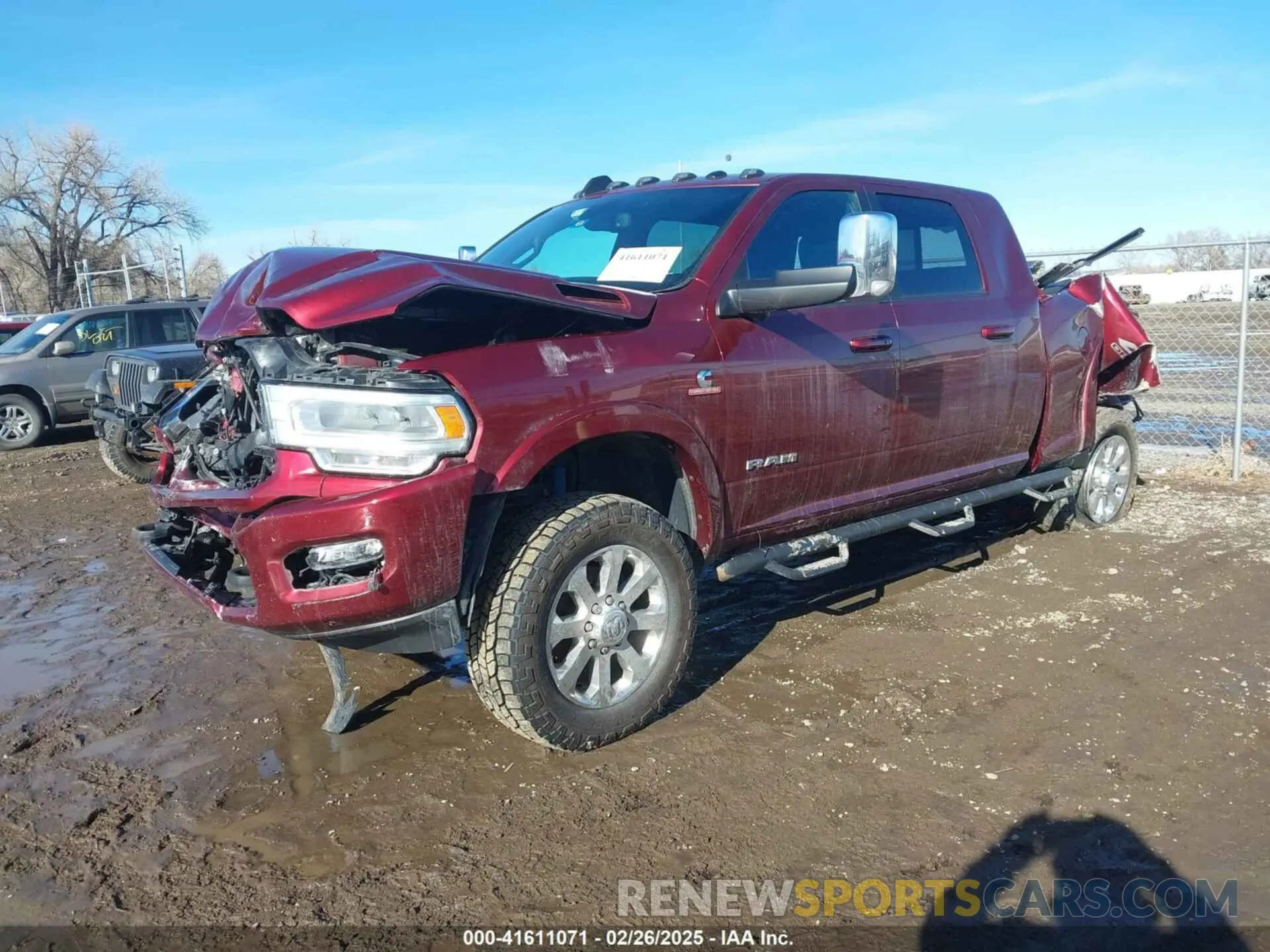2 fotografías del automóvil dañado 3C6UR5NL8KG652913 RAM 2500 2019