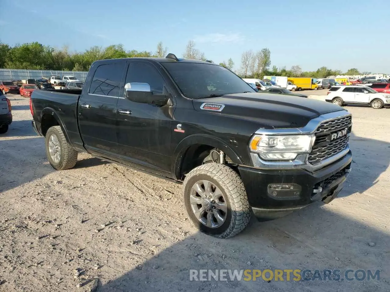 4 fotografías del automóvil dañado 3C6UR5SL2KG633908 RAM 2500 2019