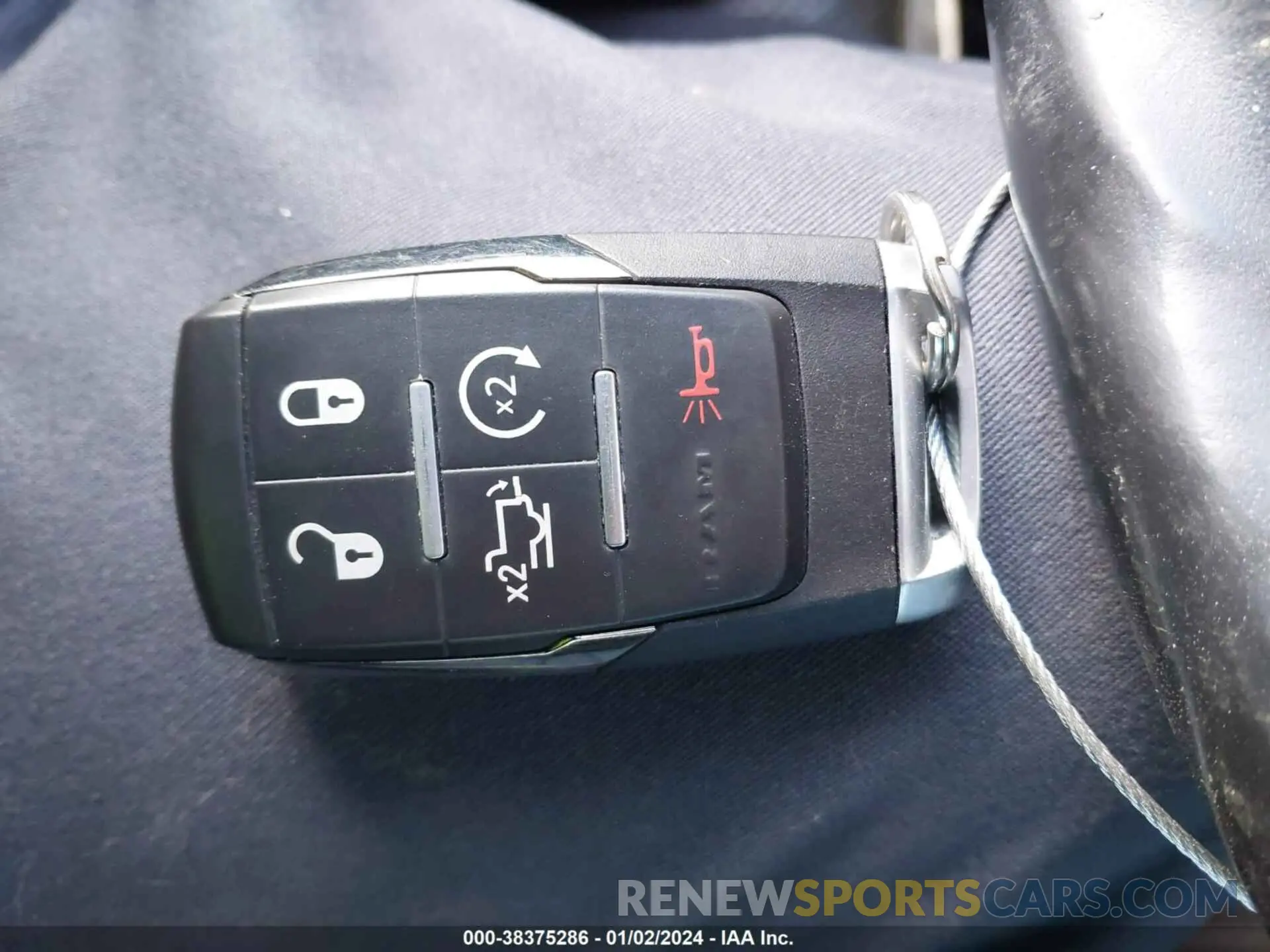 11 fotografías del automóvil dañado 3C6UR5SL3KG615465 RAM 2500 2019