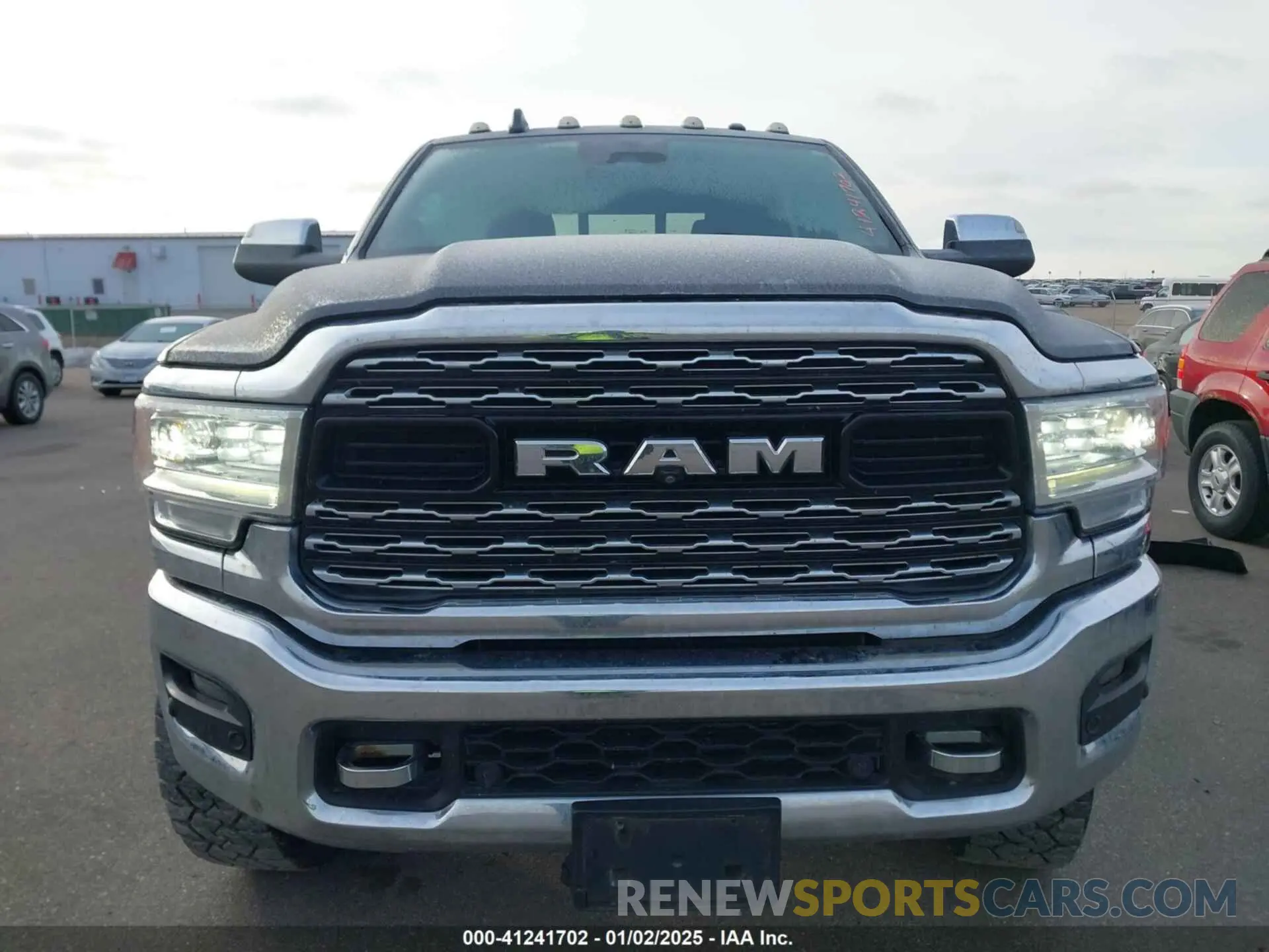 12 fotografías del automóvil dañado 3C6UR5SL8KG516995 RAM 2500 2019