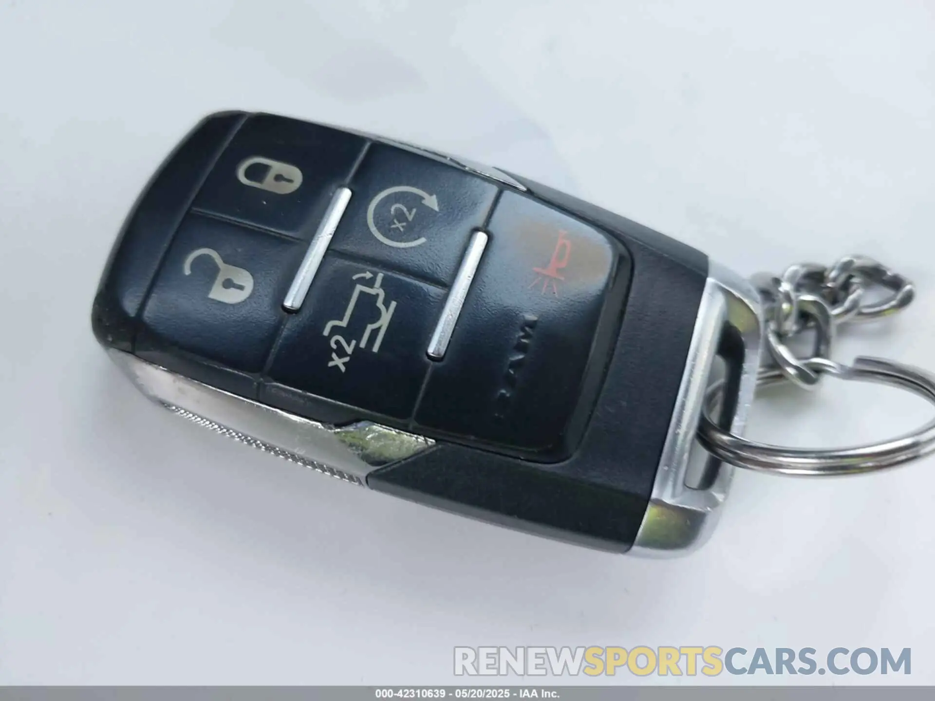 11 fotografías del automóvil dañado 3C6UR5SL9KG655226 RAM 2500 2019