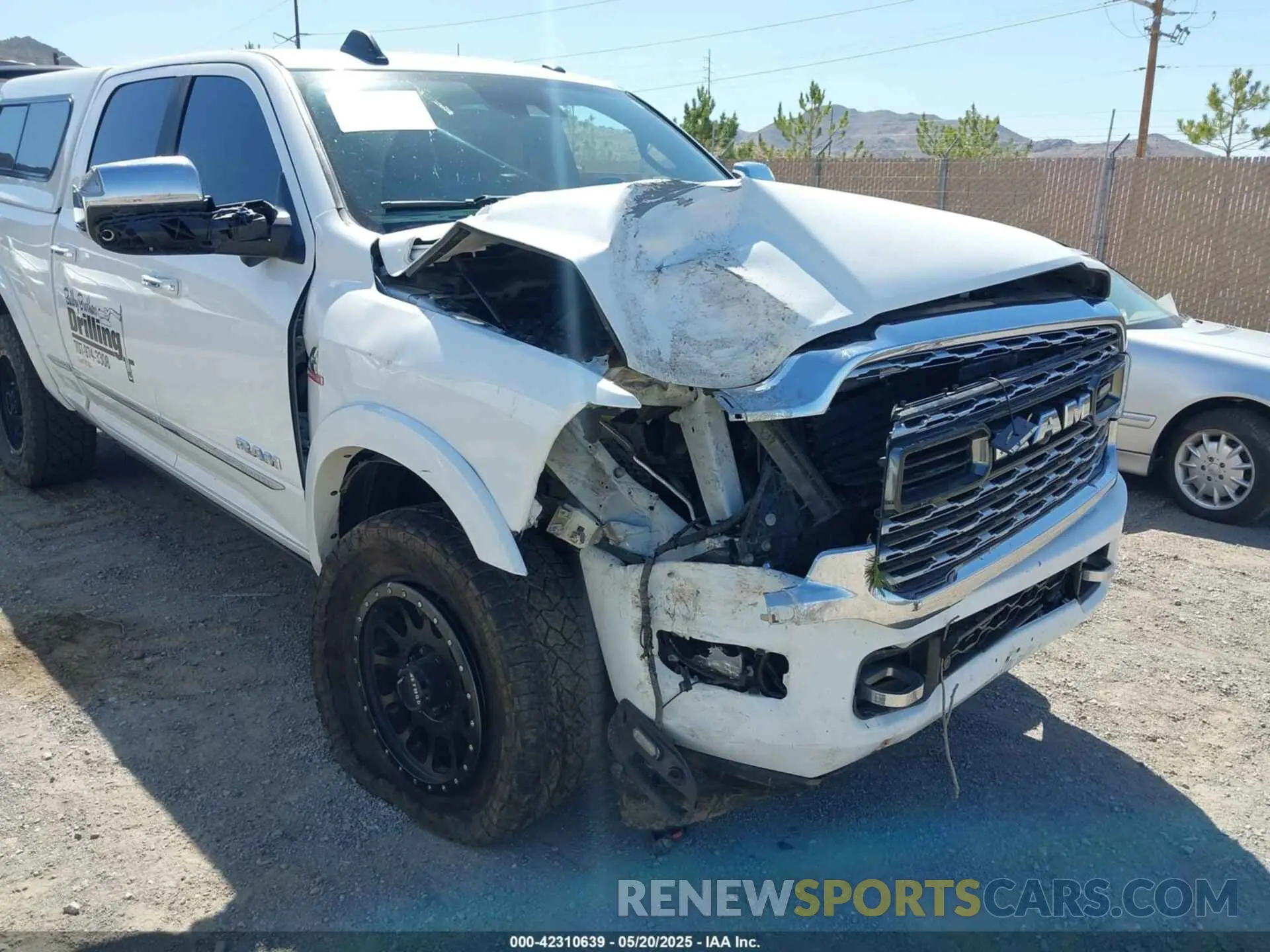 6 fotografías del automóvil dañado 3C6UR5SL9KG655226 RAM 2500 2019