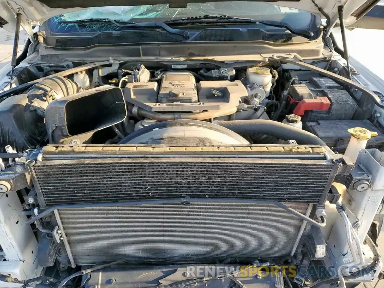 12 fotografías del automóvil dañado 3C6UR5SL9KG656991 RAM 2500 2019