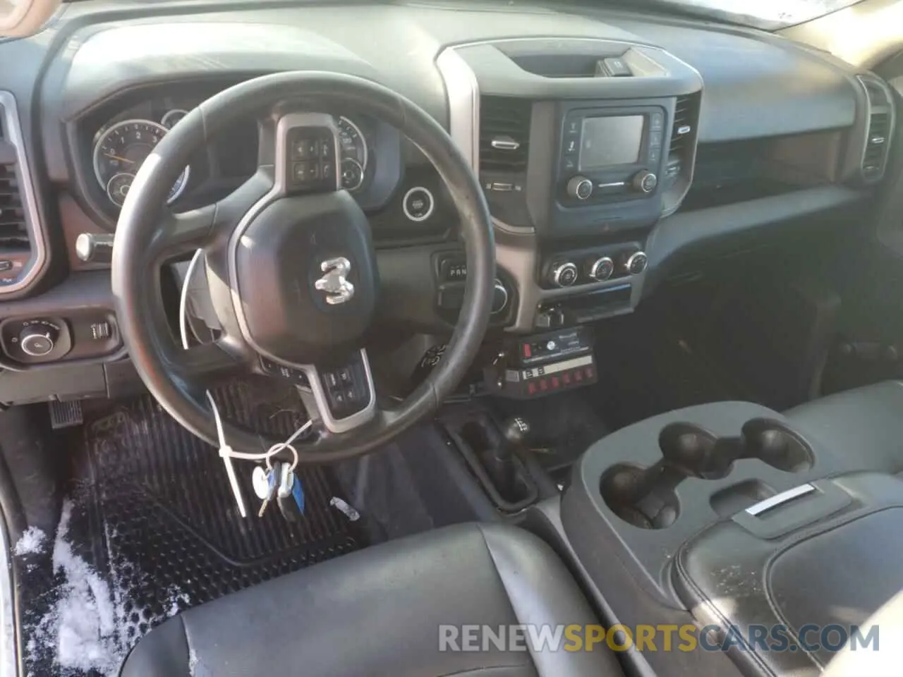 8 fotografías del automóvil dañado 3C6MR5AJ3LG205136 RAM 2500 2020