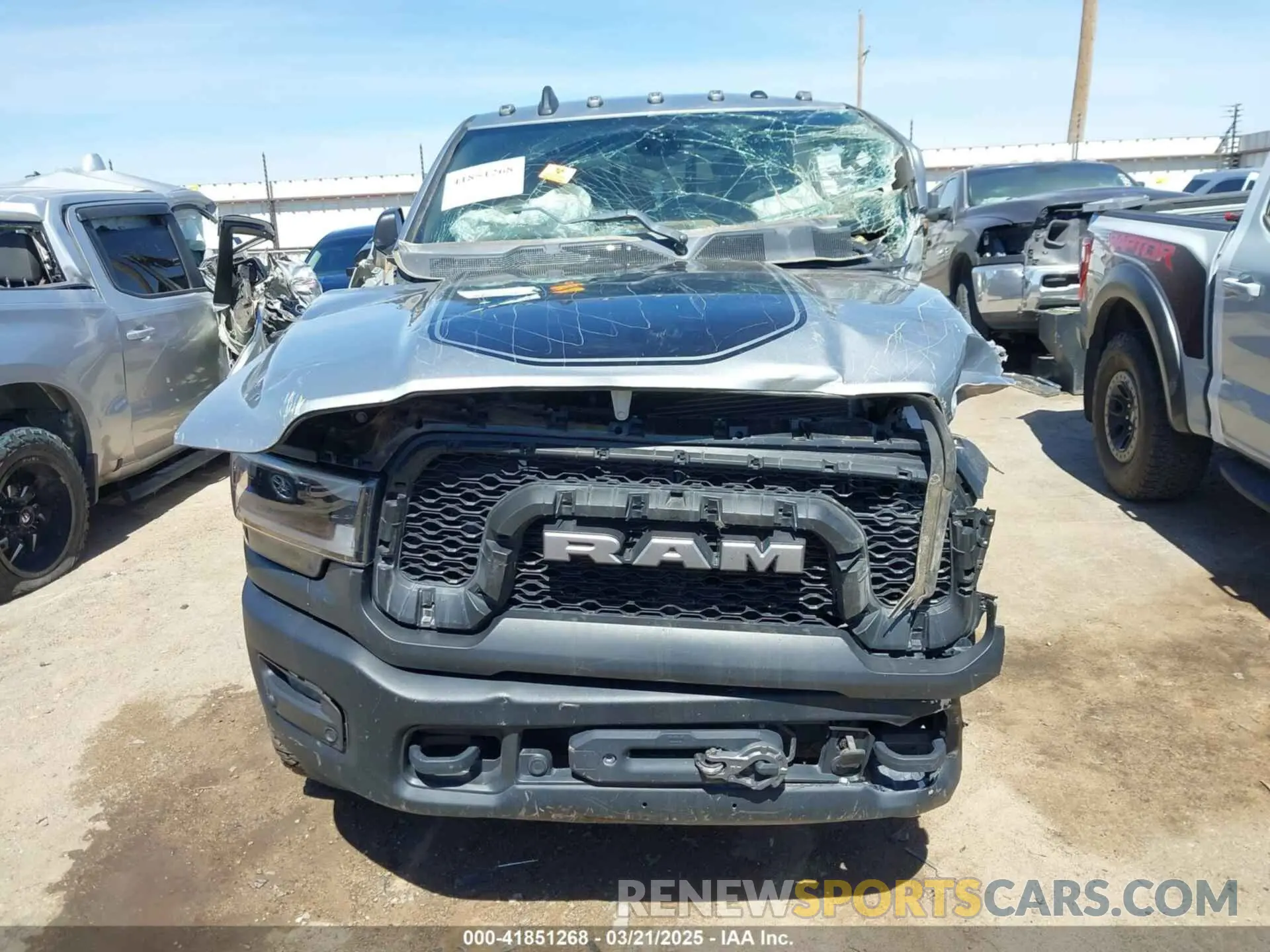 12 fotografías del automóvil dañado 3C6TR5EJ5LG112074 RAM 2500 2020