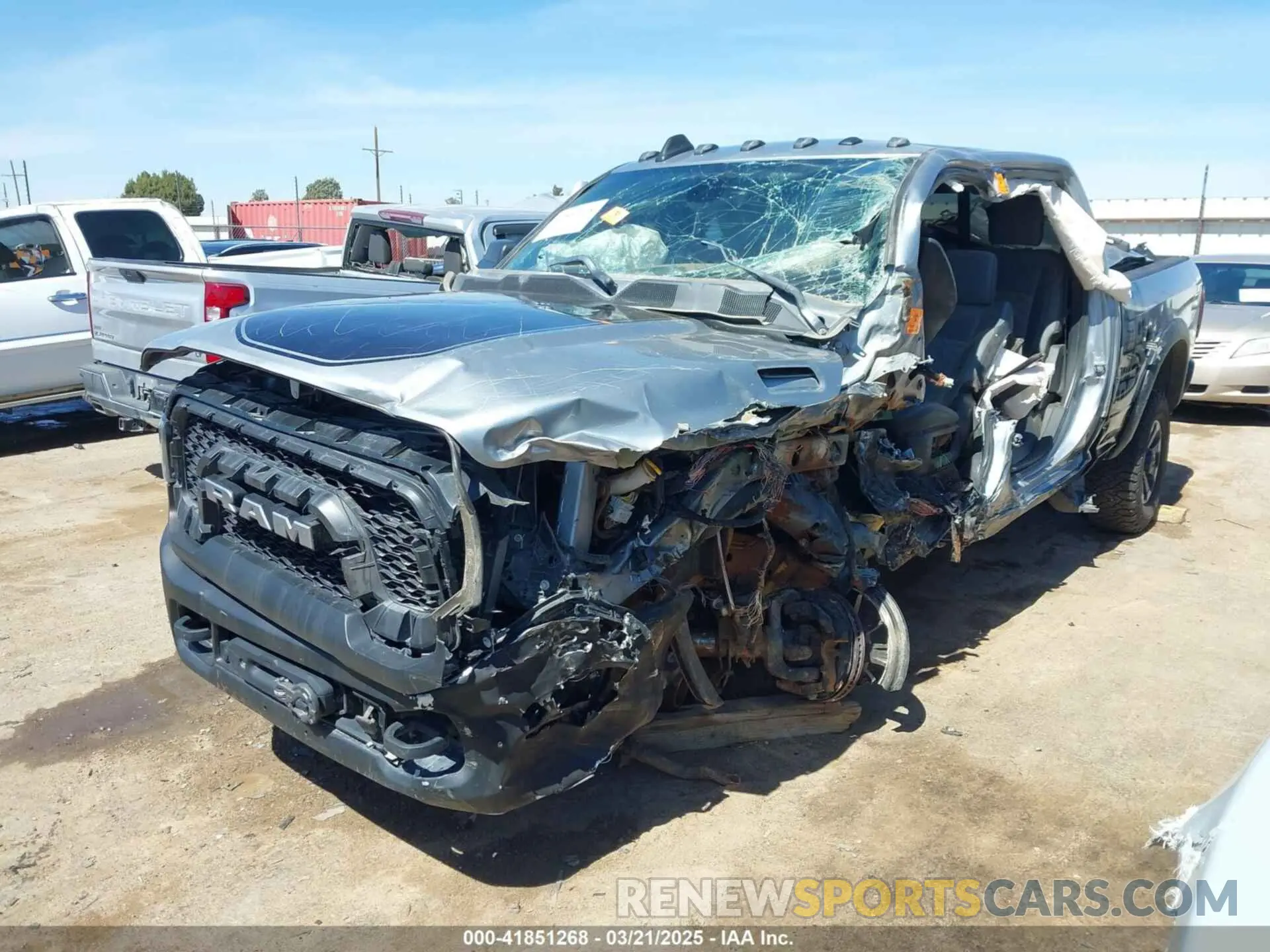 2 fotografías del automóvil dañado 3C6TR5EJ5LG112074 RAM 2500 2020