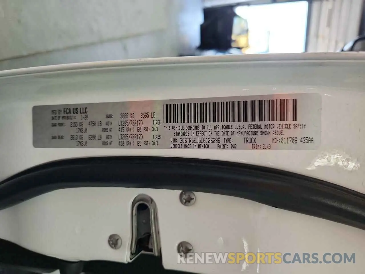 12 fotografías del automóvil dañado 3C6TR5EJ5LG126296 RAM 2500 2020