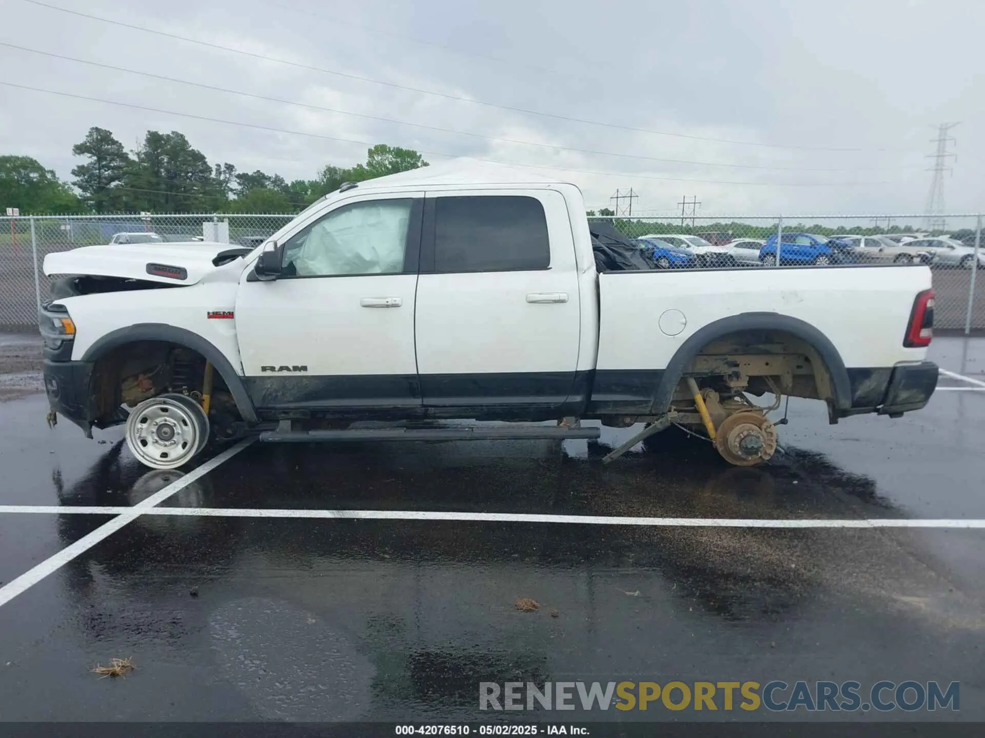 13 fotografías del automóvil dañado 3C6TR5EJ9LG303402 RAM 2500 2020