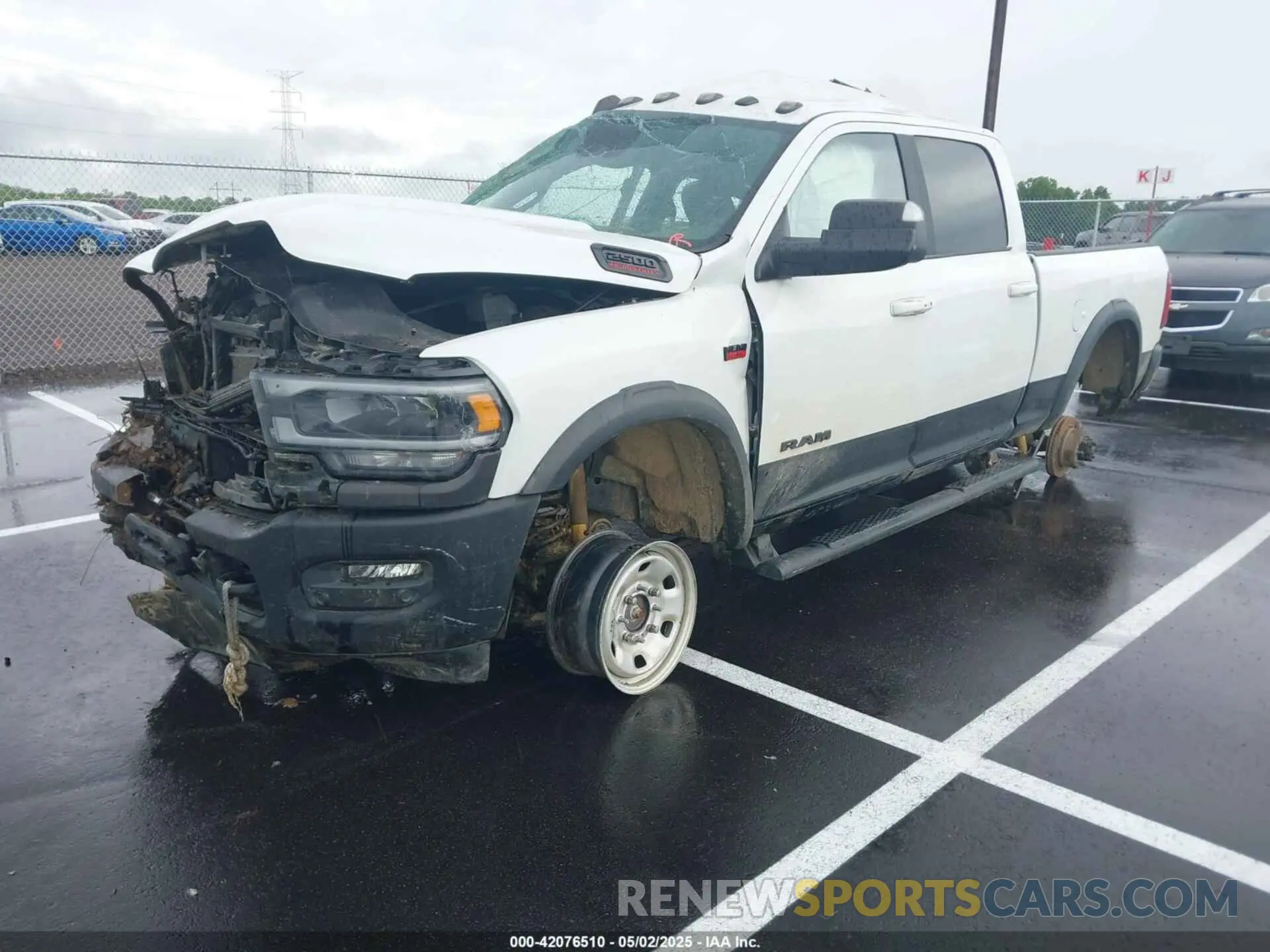 2 fotografías del automóvil dañado 3C6TR5EJ9LG303402 RAM 2500 2020
