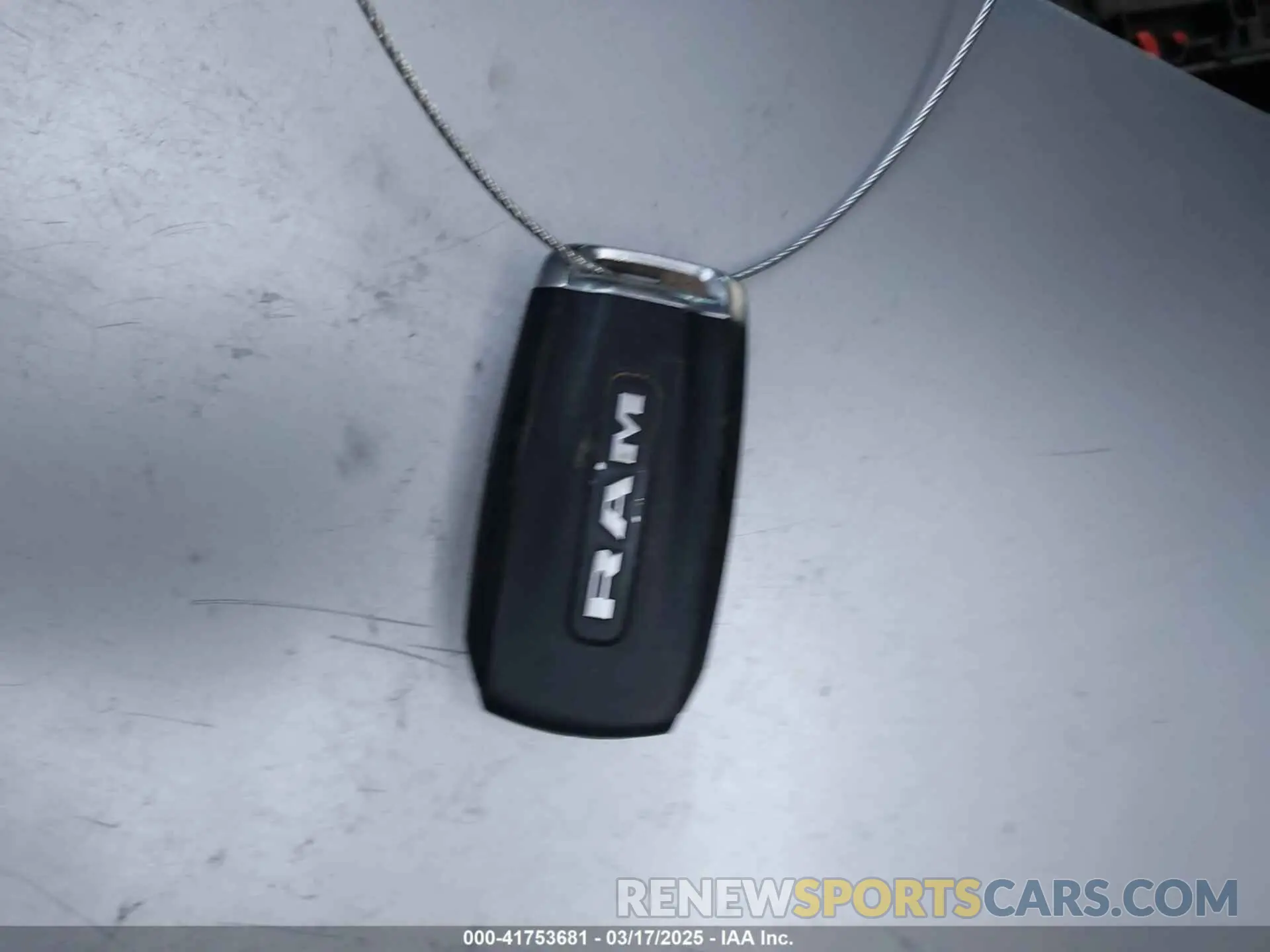 11 fotografías del automóvil dañado 3C6UR5CJ0LG250404 RAM 2500 2020