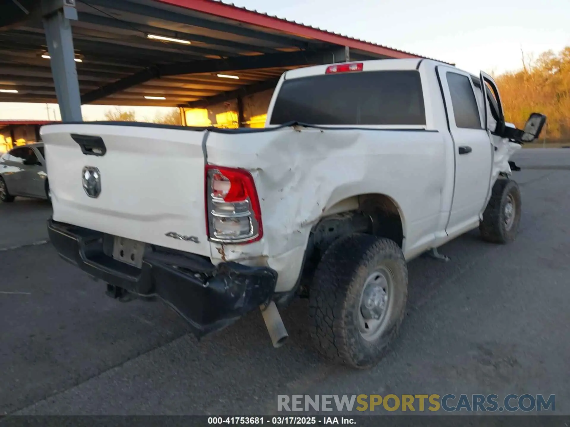 4 fotografías del automóvil dañado 3C6UR5CJ0LG250404 RAM 2500 2020
