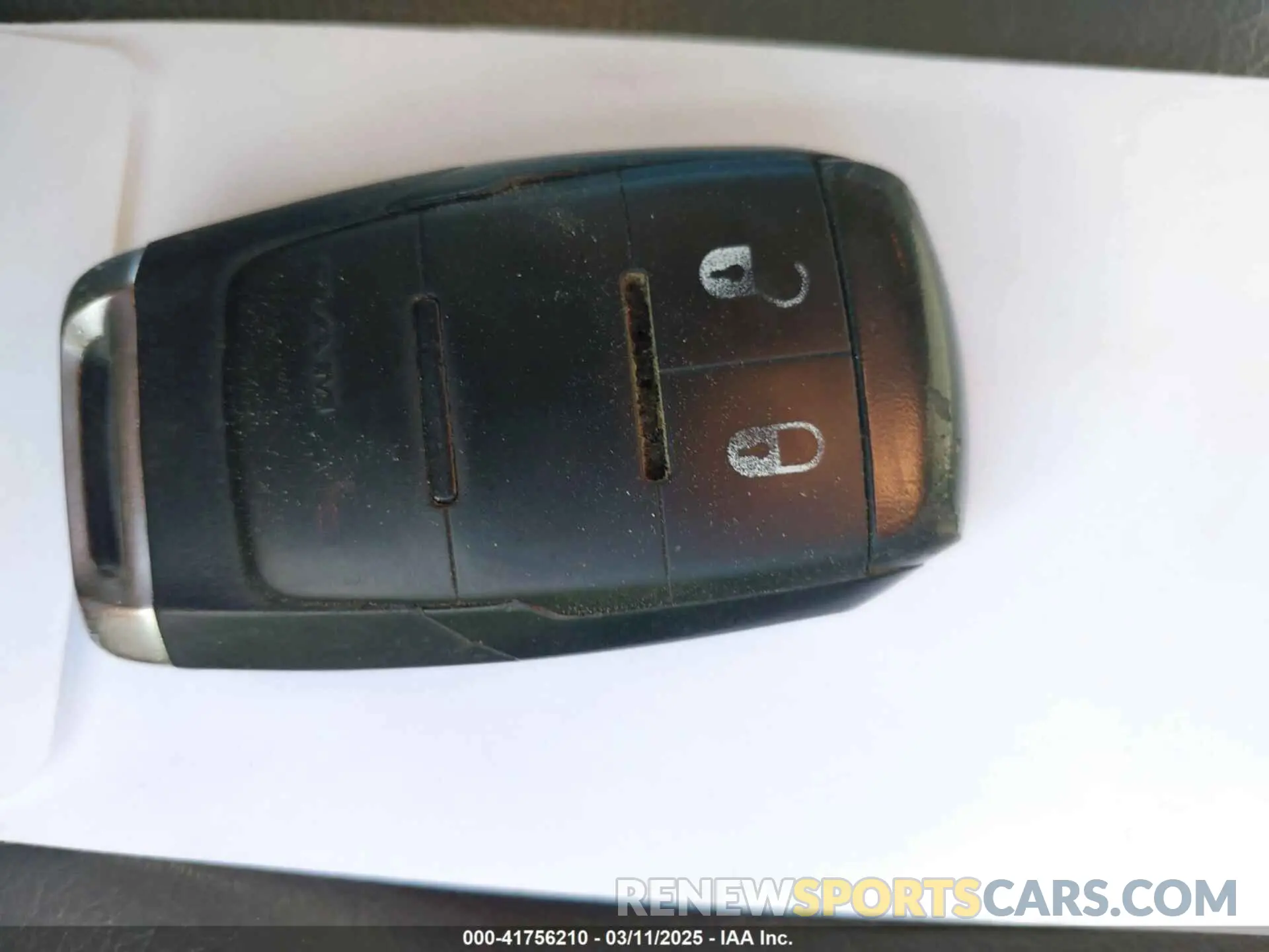 10 fotografías del automóvil dañado 3C6UR5CJ3LG187945 RAM 2500 2020