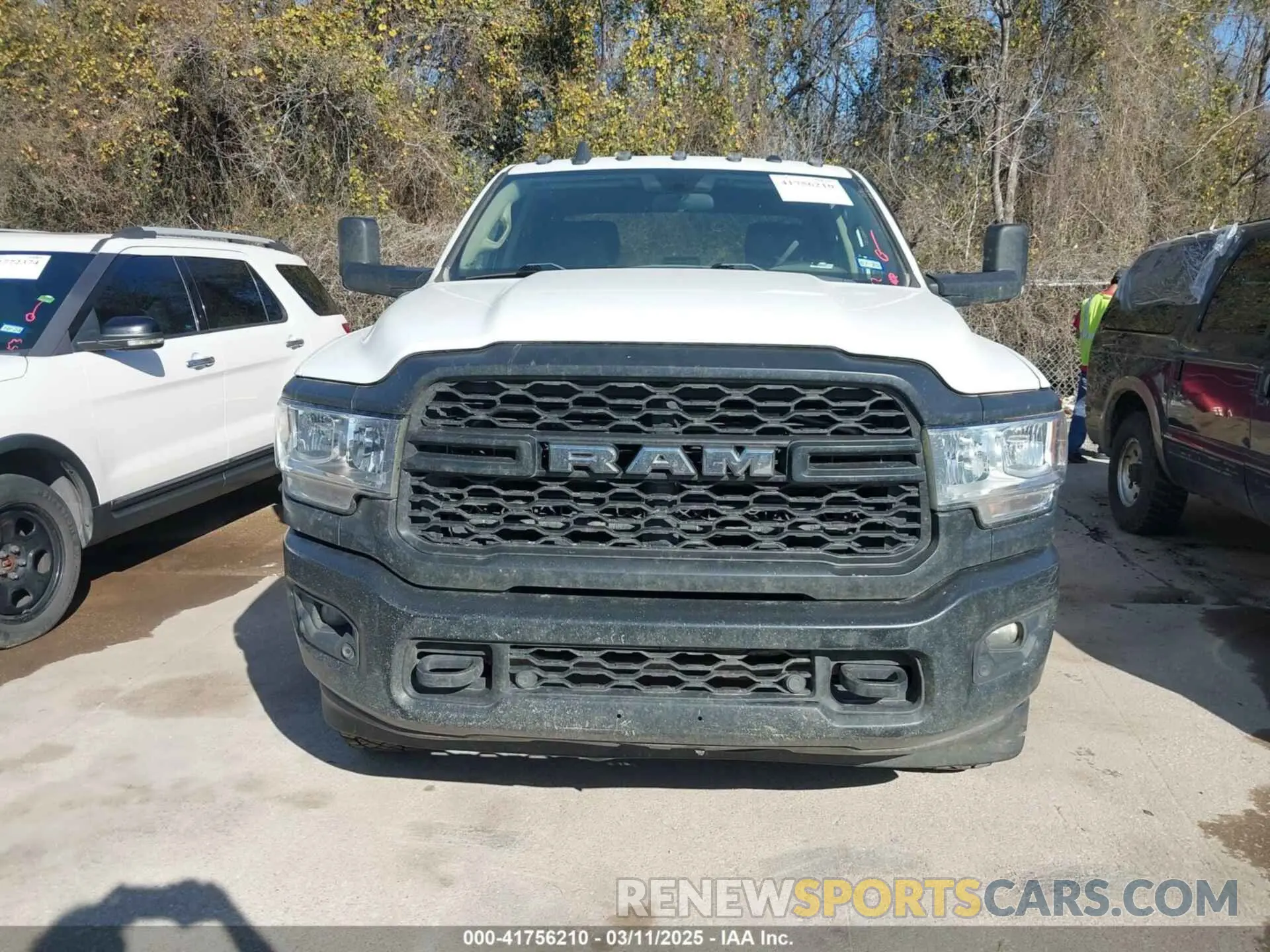 11 fotografías del automóvil dañado 3C6UR5CJ3LG187945 RAM 2500 2020