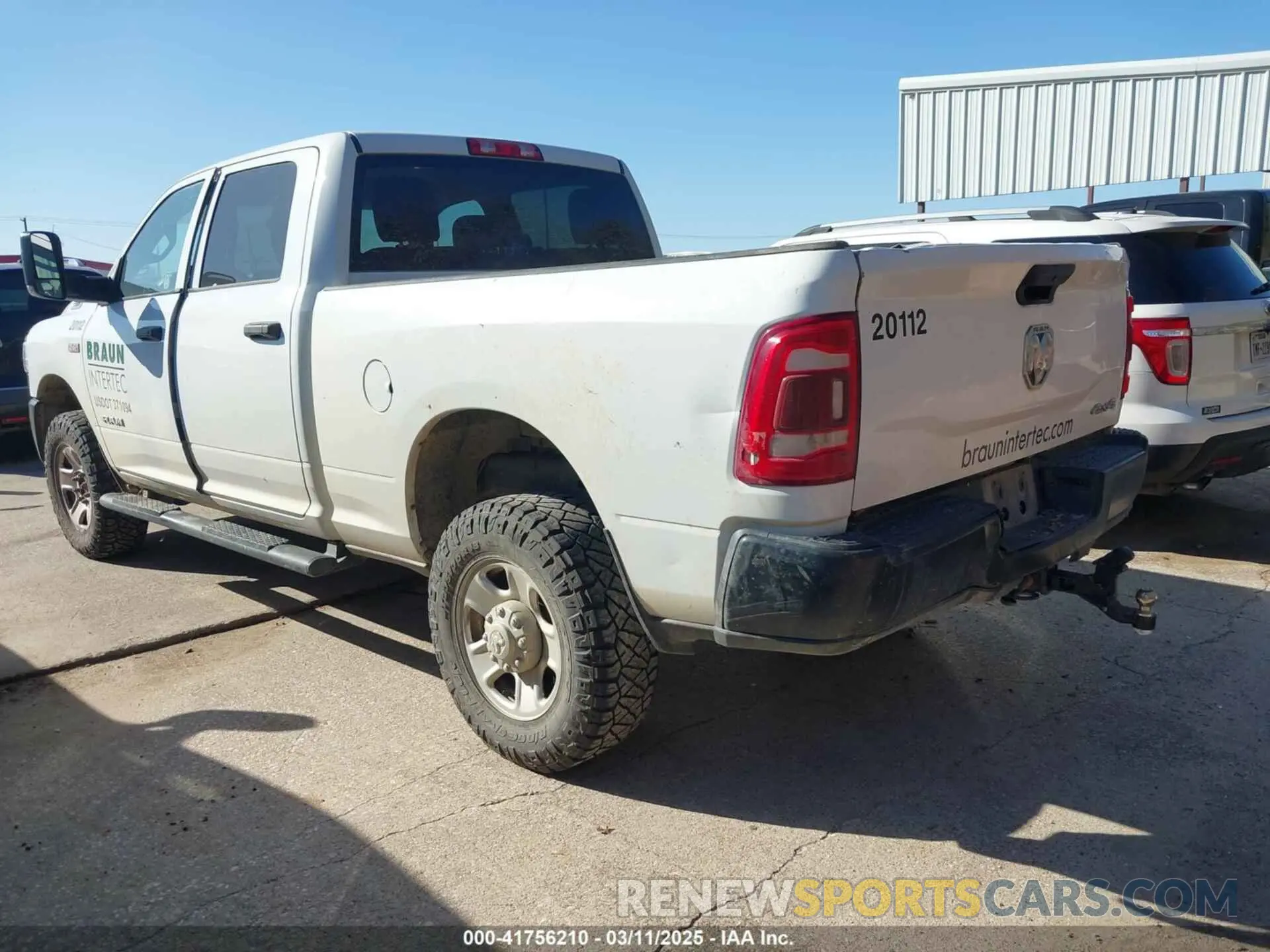 3 fotografías del automóvil dañado 3C6UR5CJ3LG187945 RAM 2500 2020