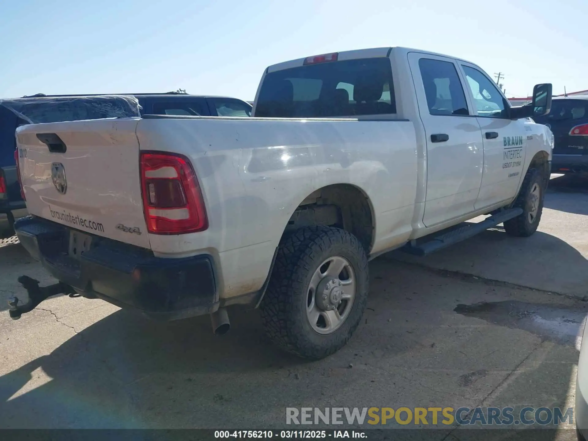 4 fotografías del automóvil dañado 3C6UR5CJ3LG187945 RAM 2500 2020