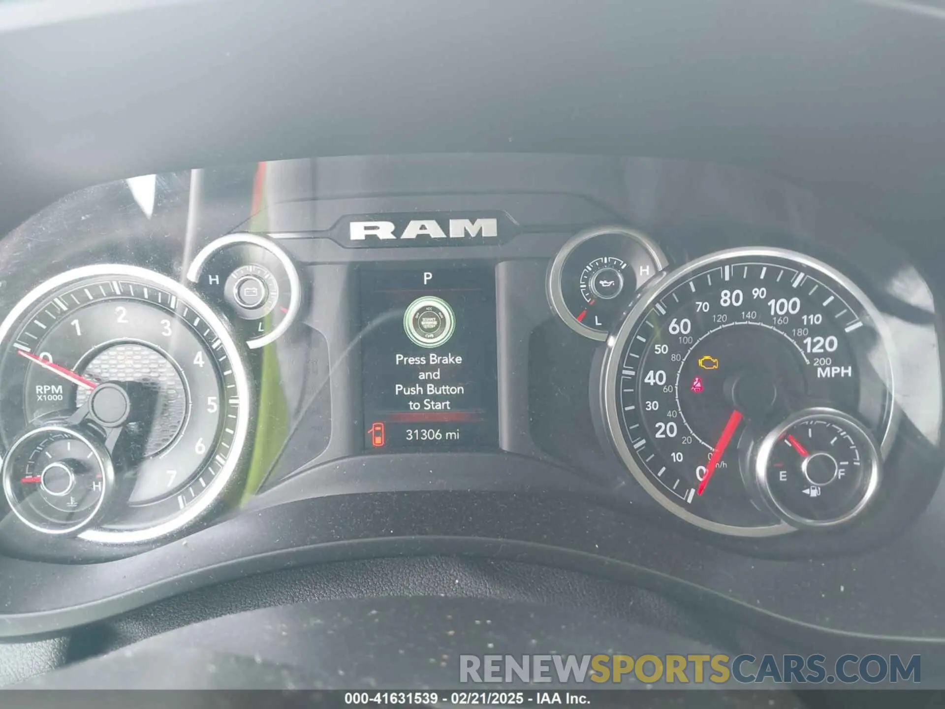 7 fotografías del automóvil dañado 3C6UR5CJ3LG214710 RAM 2500 2020