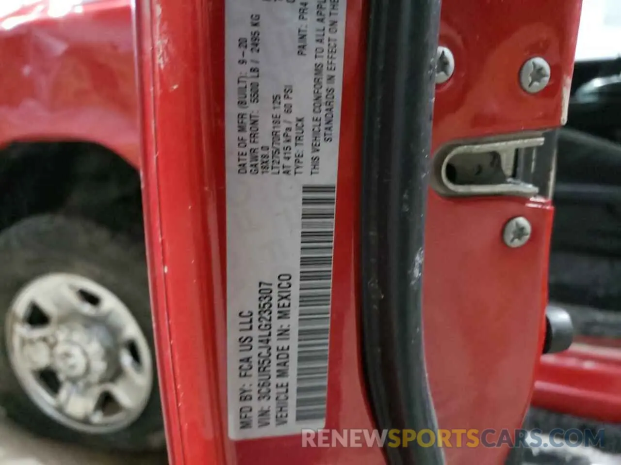 12 fotografías del automóvil dañado 3C6UR5CJ4LG235307 RAM 2500 2020